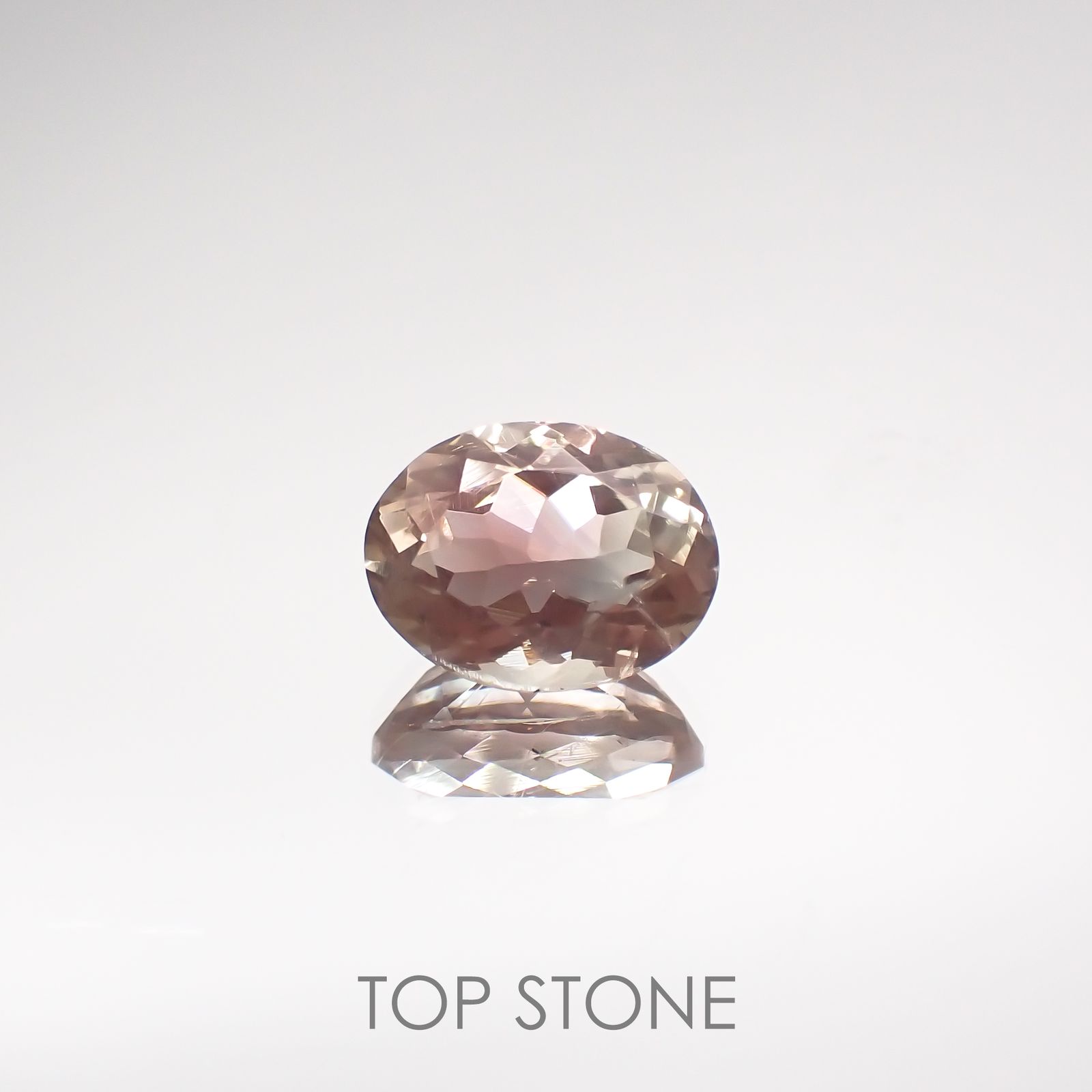 バイカラーオレゴンサンストーン(宝石名バイカラー・ラブラドライト) アメリカ・オレゴン州産 1.137ct ソ付(彩珠)[210711949]7.7×5.9mm前後