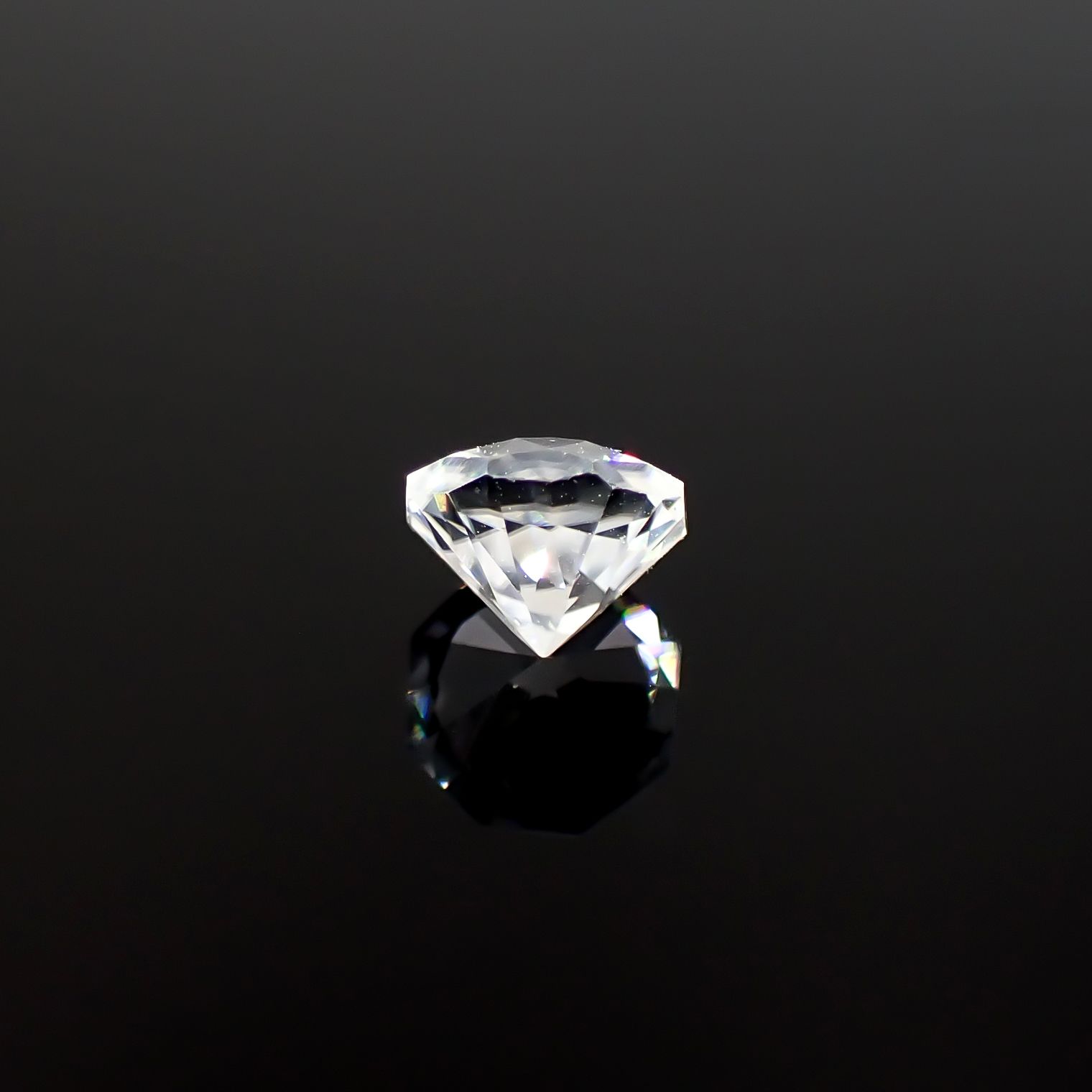 ◇オクタゴンカット◇カラーレスジルコン(宝石名ホワイト・ジルコン)スリランカ/カンボジア産 識別済 0.79ct / 4.9x4.8mm前後 [251231386]