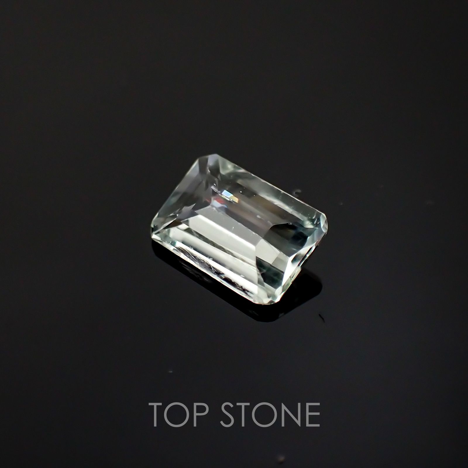 ライムスポジュミン(宝石名スポジュミン) アフガニスタン産 1.33ct 識別済[20128828]8.4×5.7mm前後