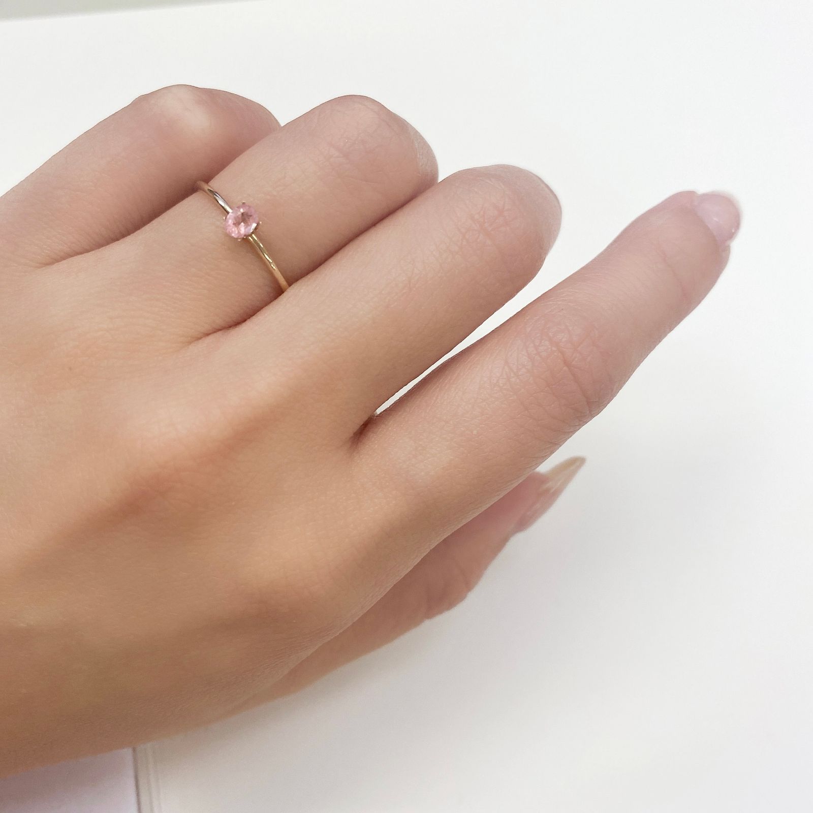 ペツォッタイト(ラズベリル)(宝石名ペツォッタイト) マダガスカル産 0.150ct ソ付(彩珠)[210611206]4.1×3mm前後