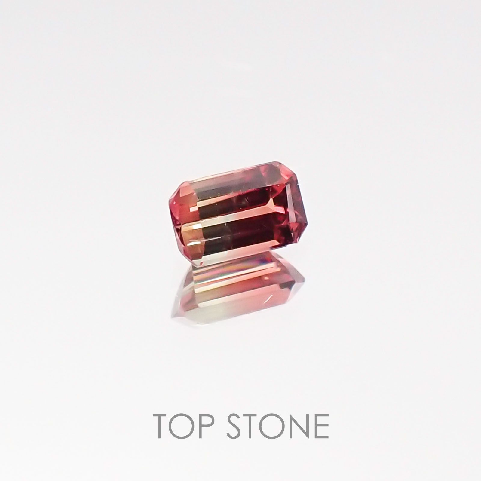 バイカラーサファイア タンザニア産 ルース 0.16ct[20106703]3.6×2.3mm前後