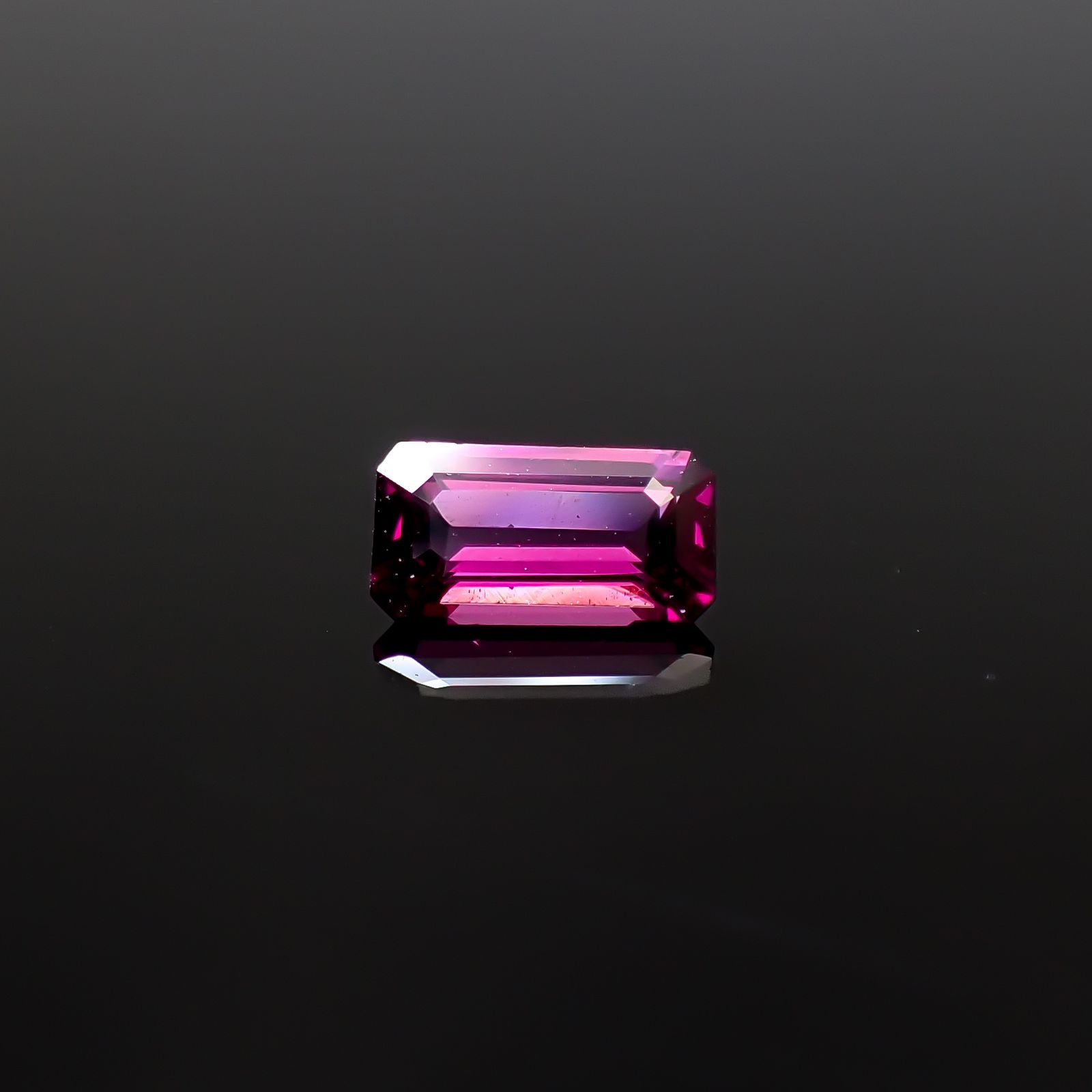 グレープガーネット(宝石名ガーネット)ブラジル産 0.75ct 識別済[241229640]7x3.7mm前後