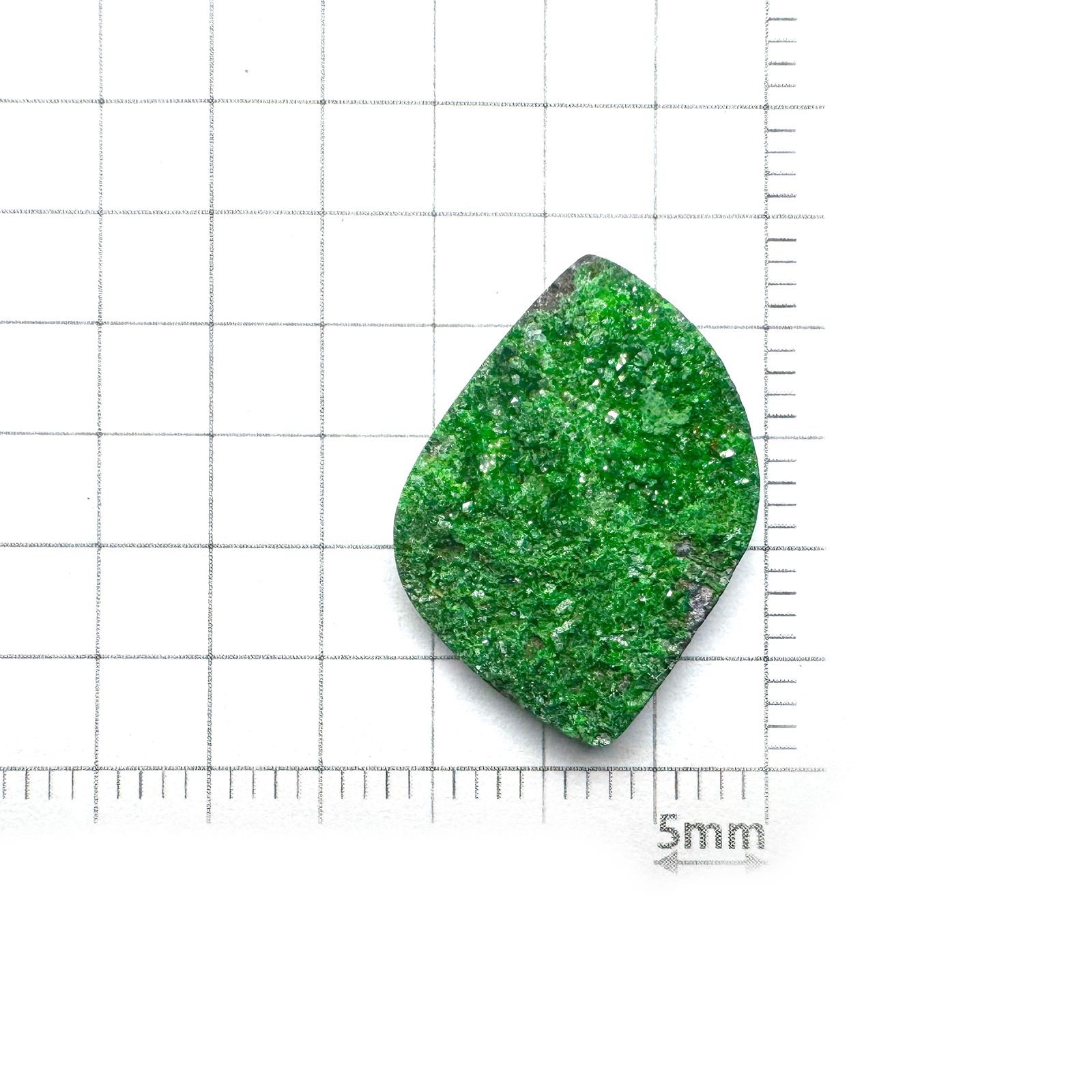 ウバロバイト 原石 ロシア産 11.95ct[240326440]21.2x16mm前後