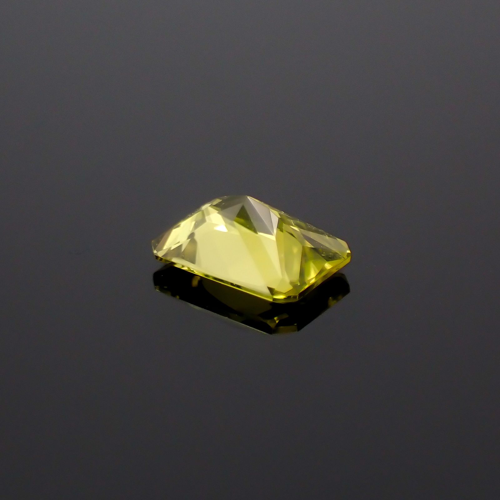 カナリートルマリン ザンビア・カナリー鉱山産 0.78ct[230823135]6.8x4.9mm前後