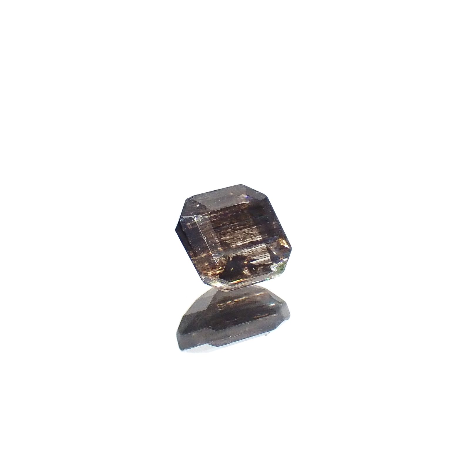 レインボースキャポライト ブラジル産 0.61ct[240326868]5.1x5mm前後