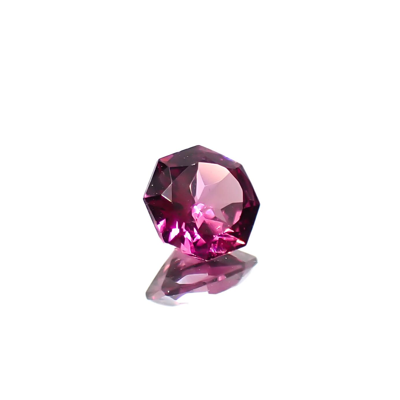 ◇オクタゴンカット◇ロードライトガーネット(宝石名ロードライト・ガーネット)ブラジル産 0.60ct 識別済[250129748]5.1x5mm前後