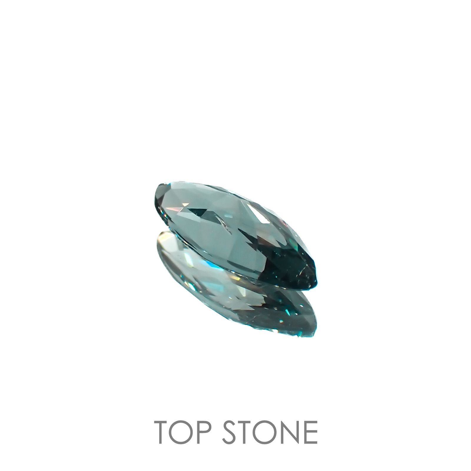 カラーチェンジガーネット アレキタイプ(宝石名ガーネット)マダガスカル・ベキリー産 0.56ct 識別済[221219619]8.4x3.4mm前後