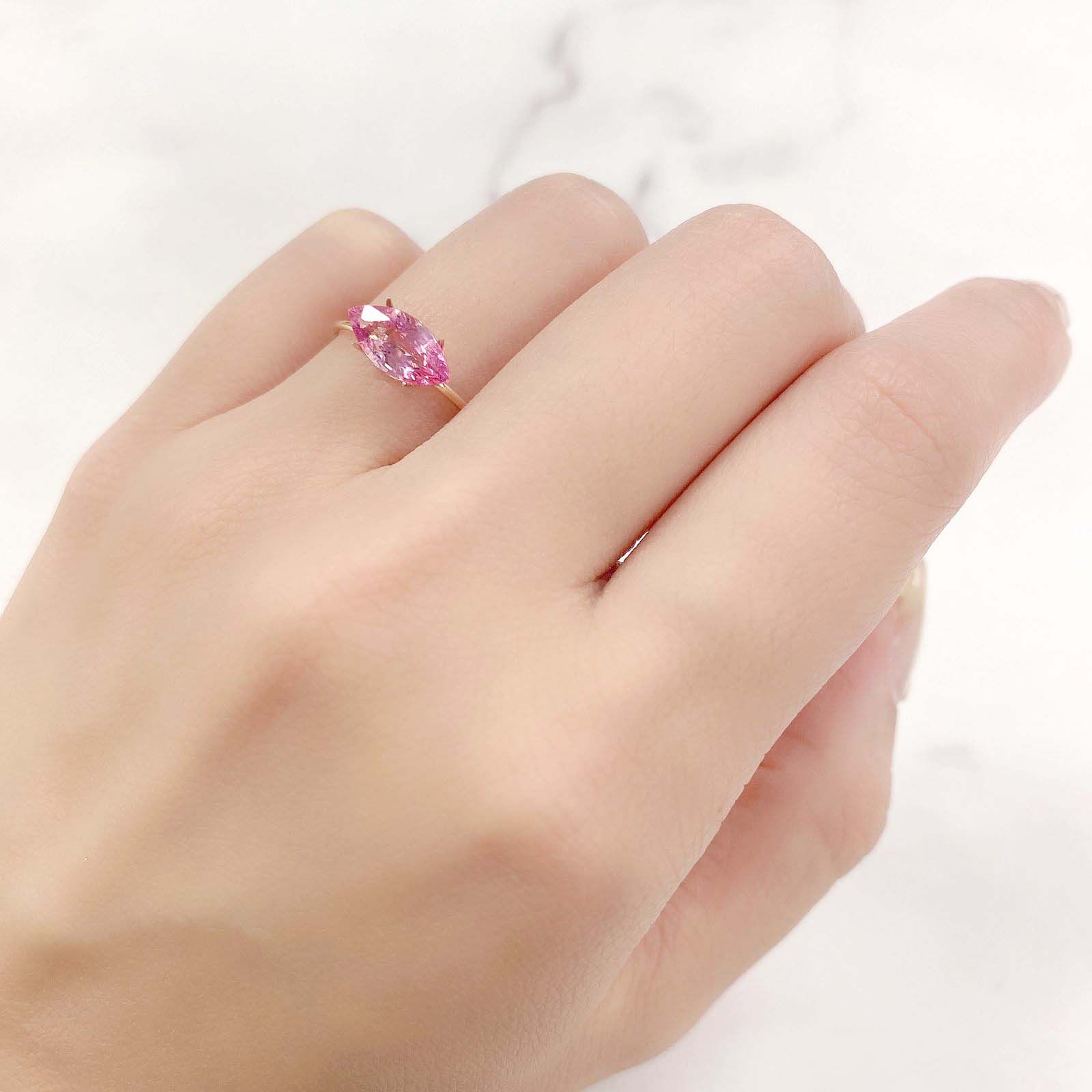 ピンクスピネル(宝石名ピンク・スピネル)タンザニア産 1.181ct ソ付(彩珠)[230722570]10.4x5mm前後