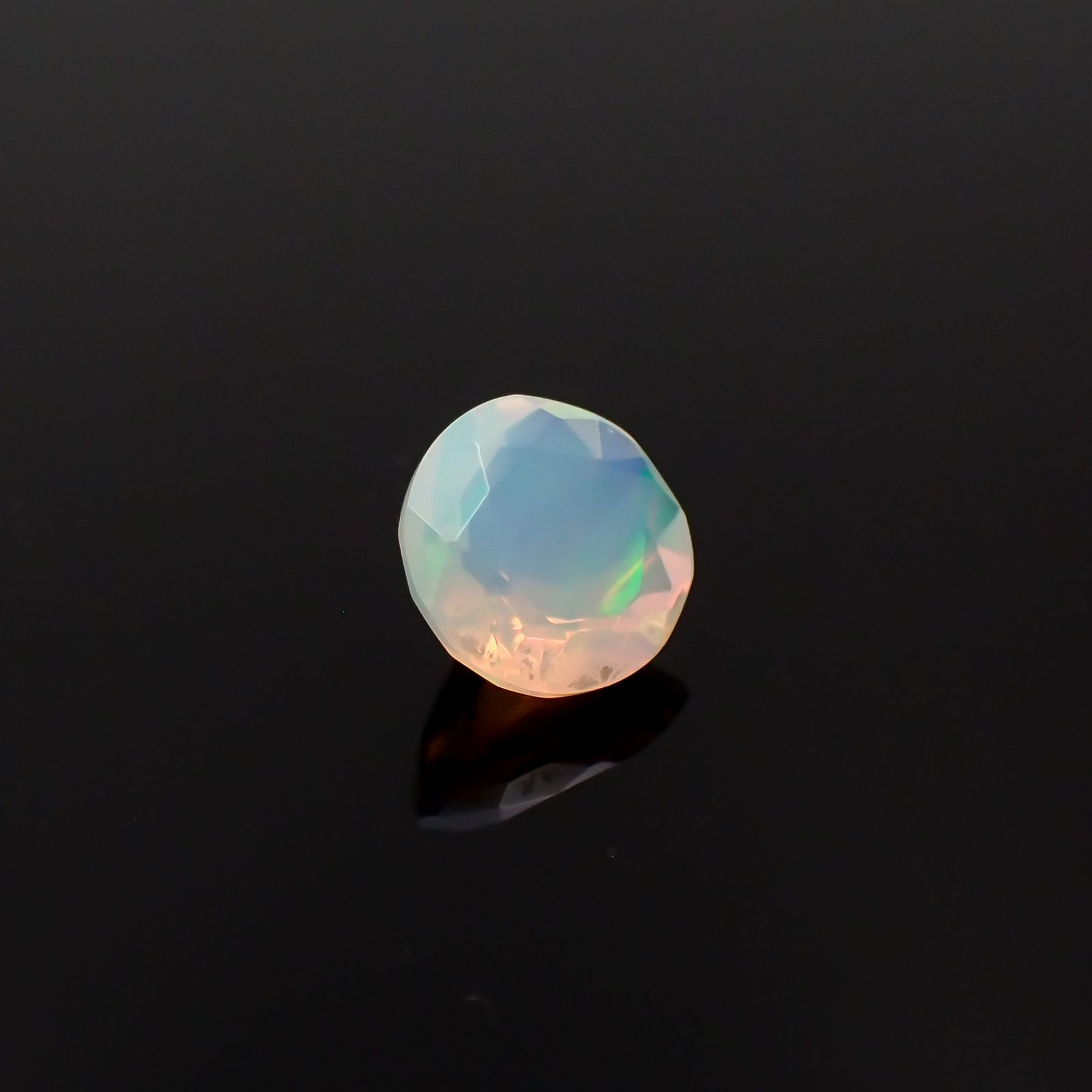 エチオピアオパール エチオピア産 1.01ct[231224636]7.8x7.7mm前後