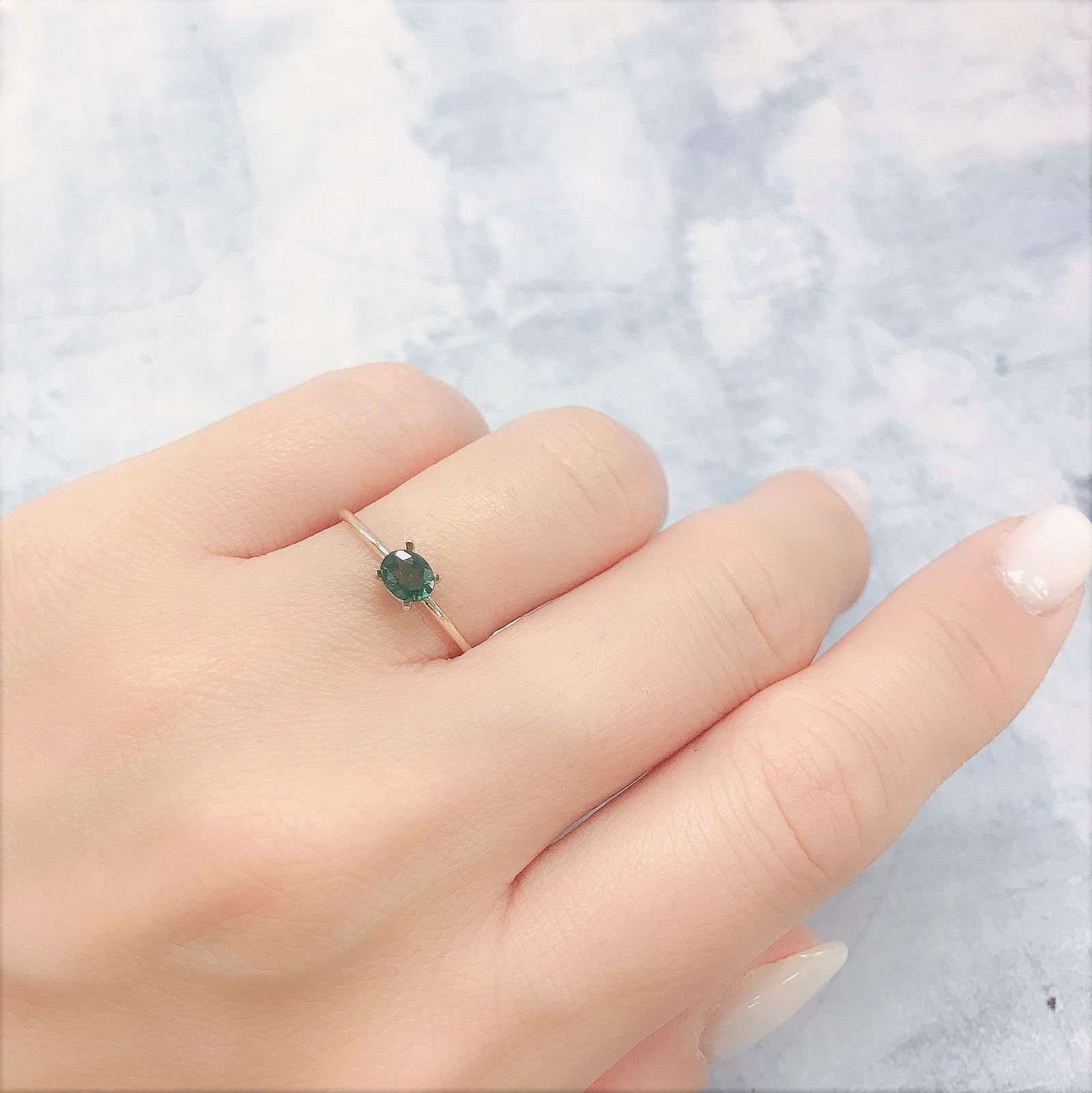 グリーンアパタイト(ノーブルモロキサイト)(宝石名アパタイト)マダガスカル産 0.29ct 識別済[220616379]4.8x3.8mm前後