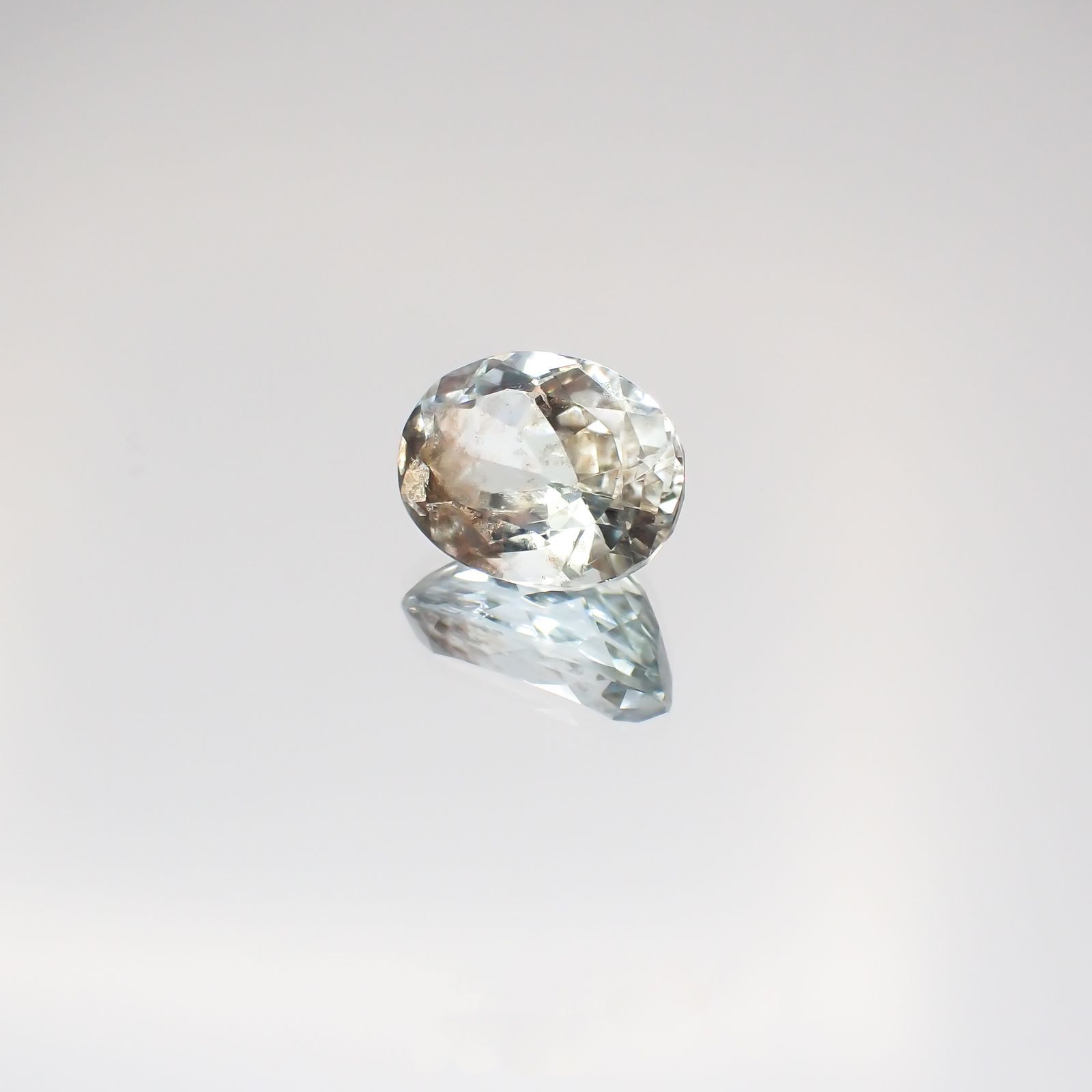 アベンチュリンアクアマリン(宝石名アクアマリン) ナイジェリア産 3.06ct 識別済[210712967]10.8×8.1mm前後