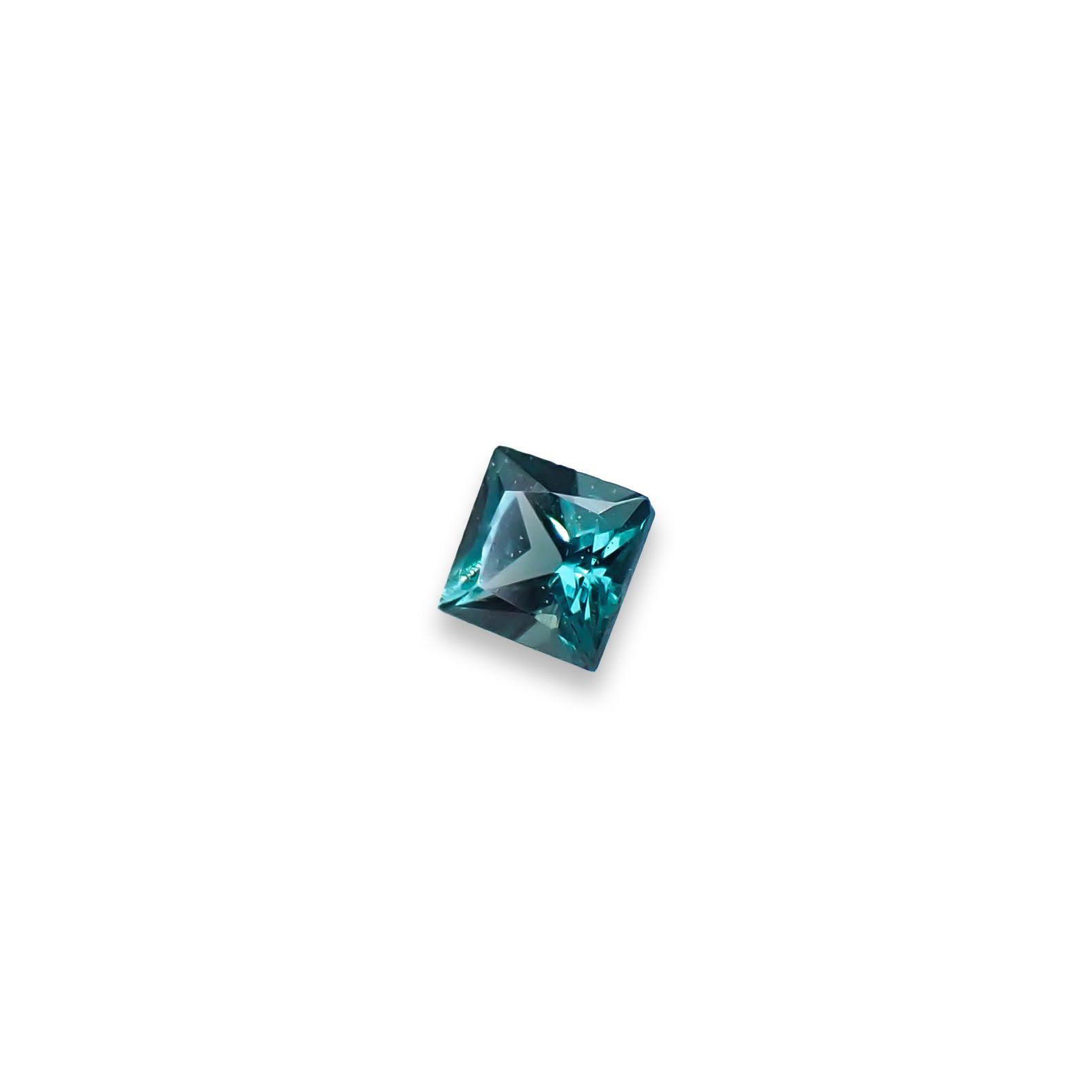 ◇プリンセスカット◇ベキリーブルーガーネット（カラーチェンジガーネット アレキタイプ） マダガスカル・ベキリー産 0.043ct [250330069]2x1.9mm前後