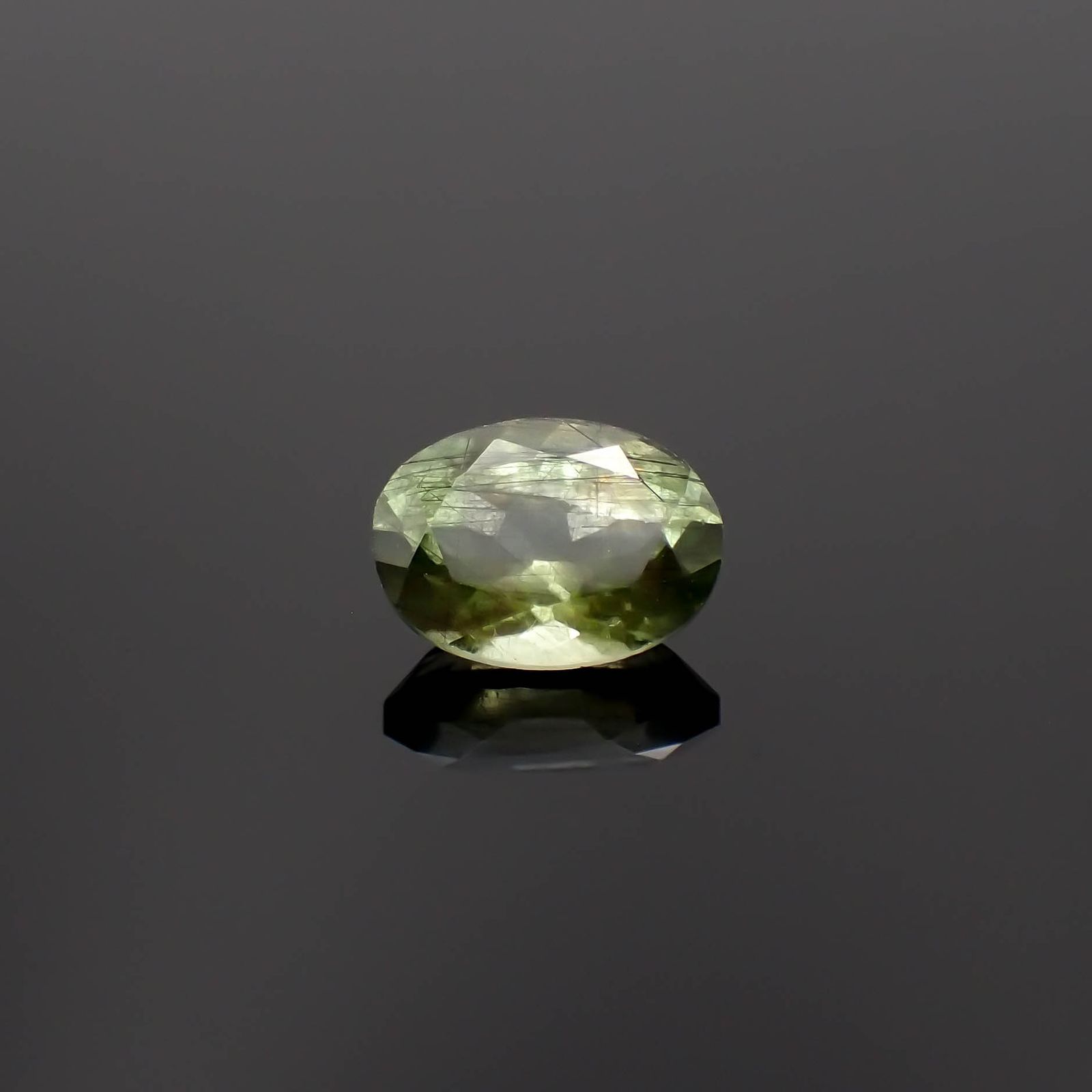 ルドウィジャイトインペリドット パキスタン産 1.55ct[230321238]8.2x6mm前後