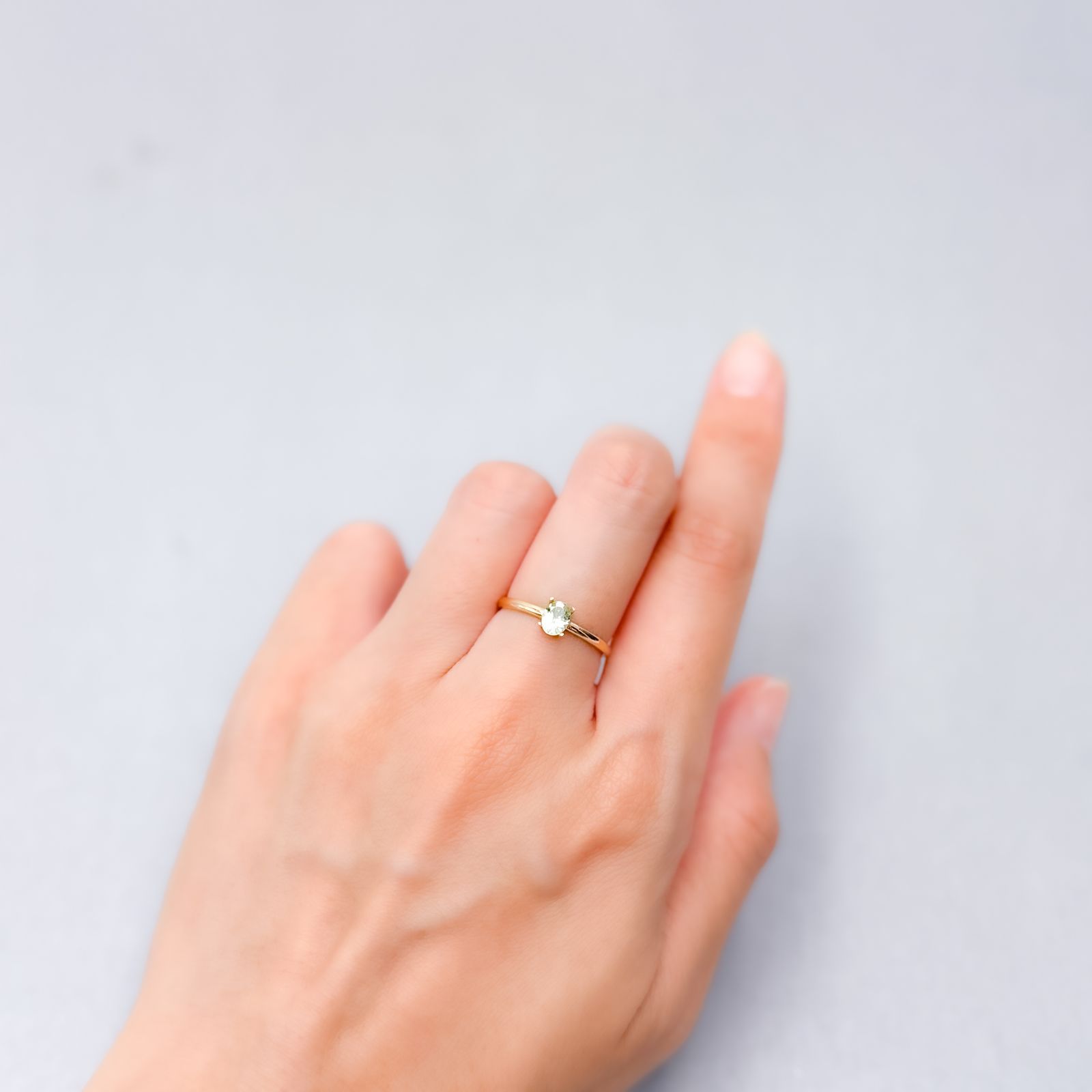 ミントペリドット パキスタン/ノルウェー産 0.35ct [250730641]5.1x4mm前後