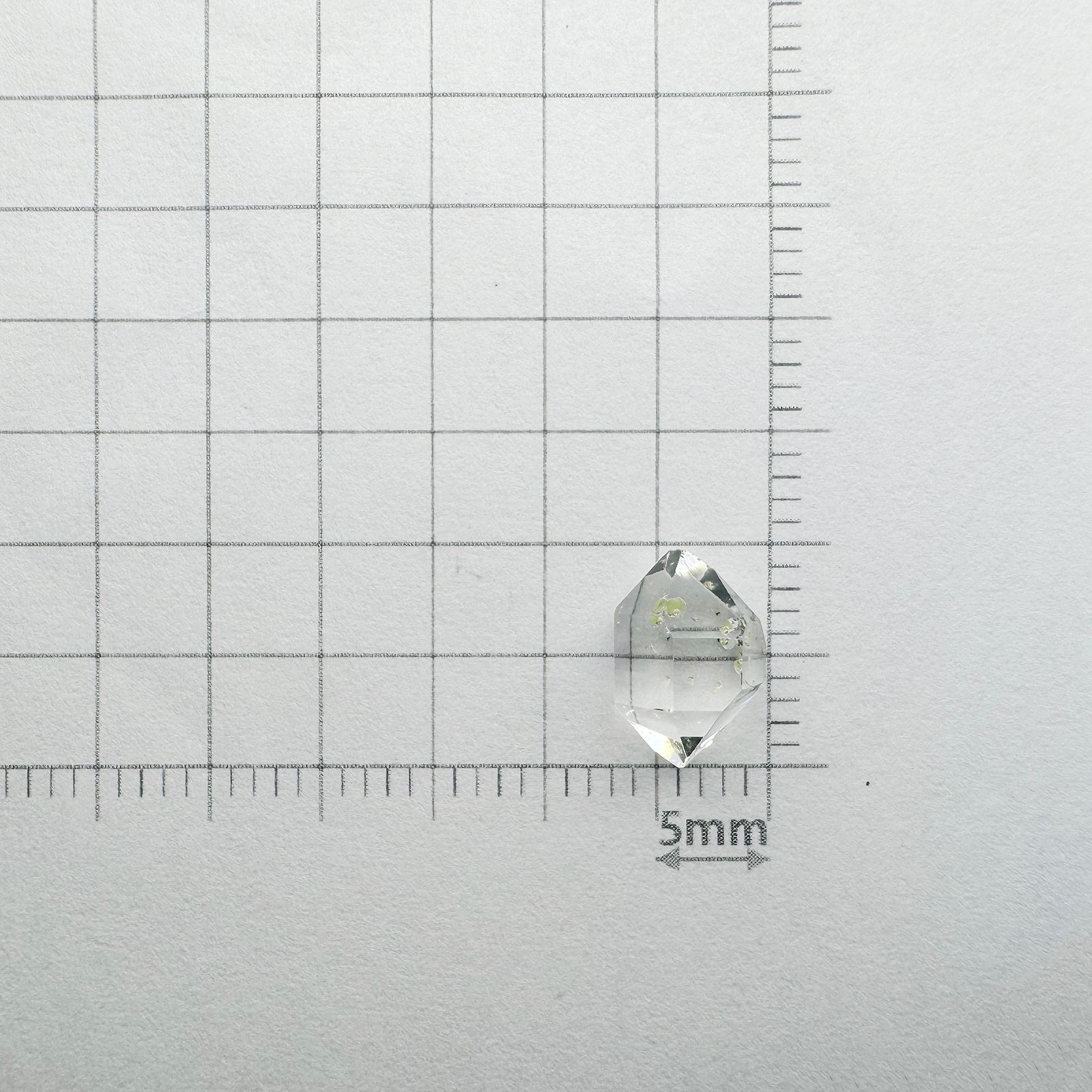 オイルインクォーツ原石 パキスタン産 1.81ct[240828668]9.4x6.5mm前後