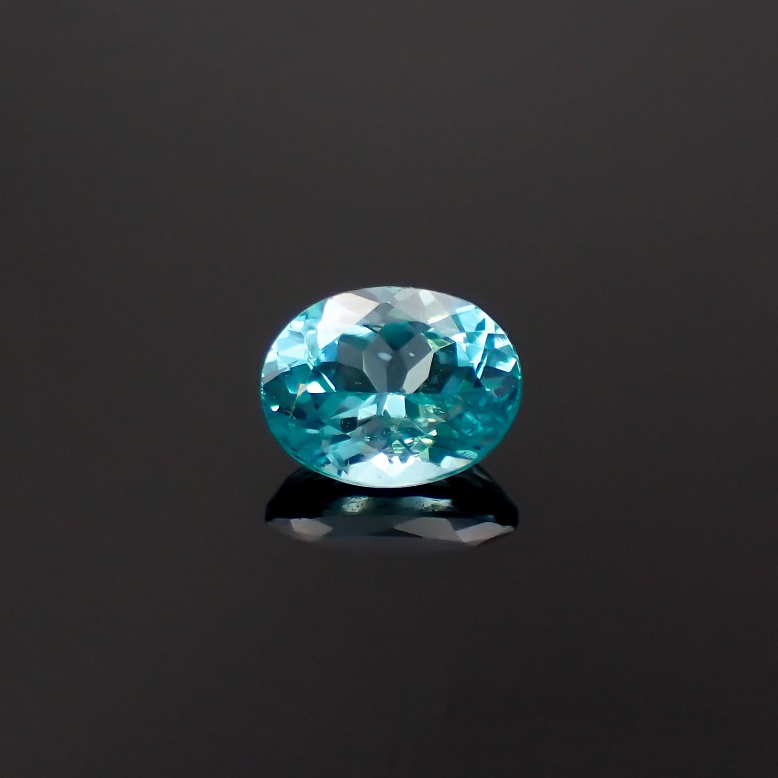 アパタイト(宝石名アパタイト)ブラジル産 1.98ct 識別済[230120112]8.8x7mm前後