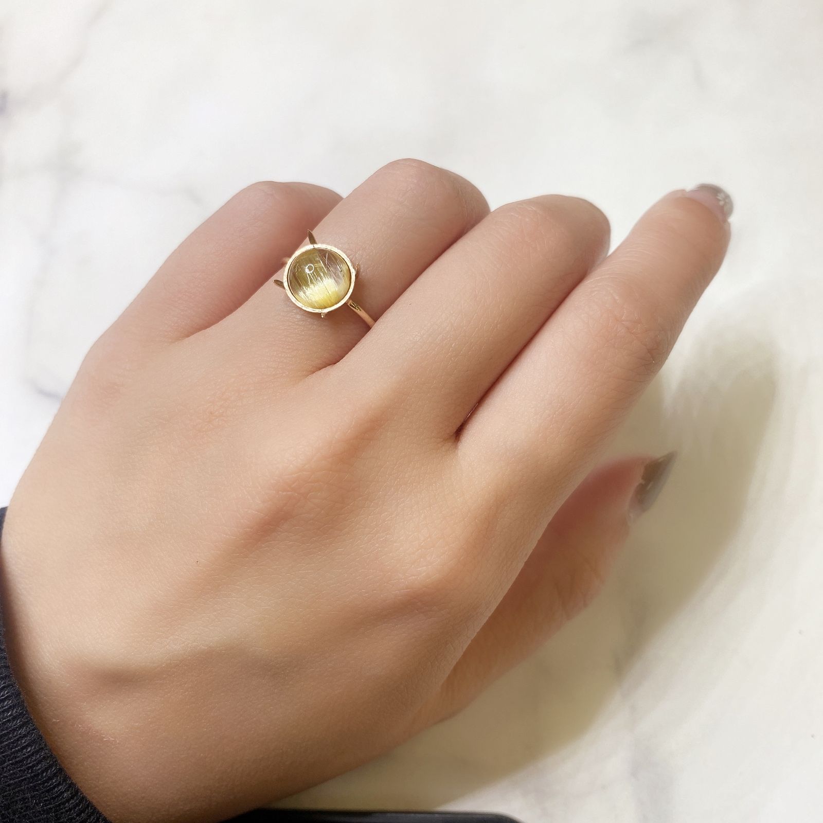 ルチルクォーツ(宝石名ルチルレイテッド・クォーツ) ブラジル産 2.48ct 識別済[211013311]8.3×8.3mm前後