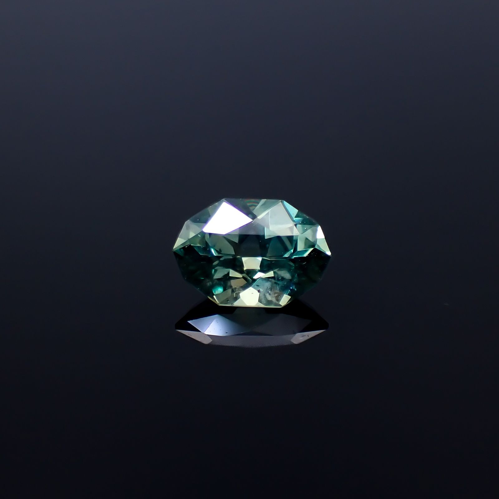 ◇カスタムカット◇バイカラーサファイア オーストラリア産 1.14ct [250229827]7.8x5.3mm前後