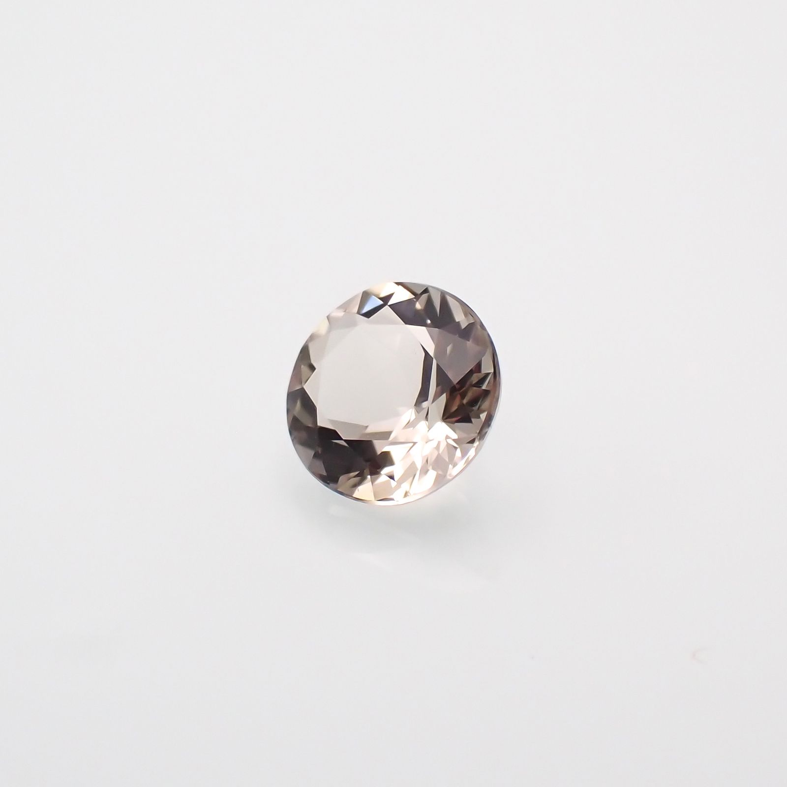 含バリウム・サニディン(宝石名サニディン)ドイツ産 0.61ct 識別済[231224968]5.6x5.6mm前後
