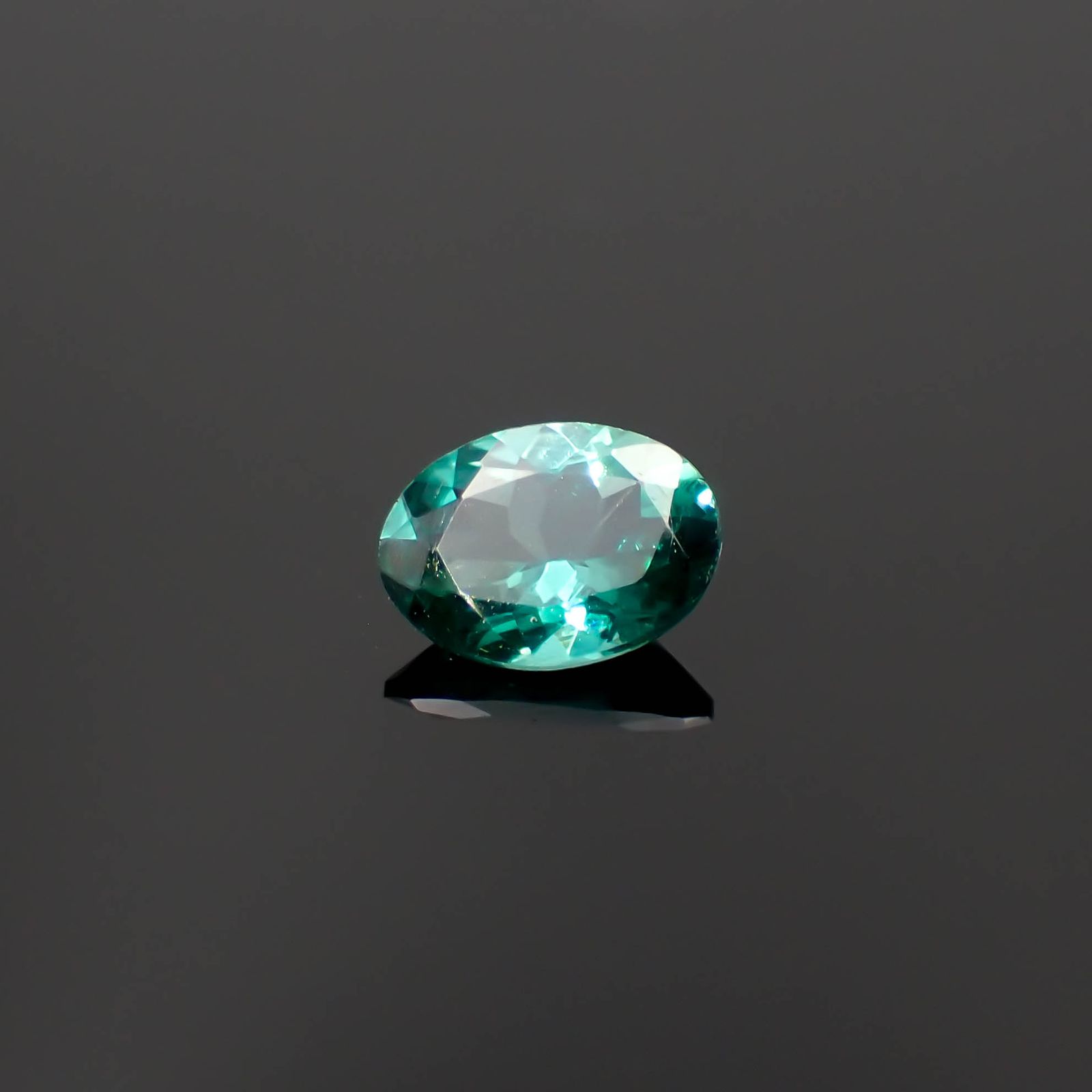 ノーブルモロキサイト マダガスカル産 0.72ct[230321371]6.9x5mm前後