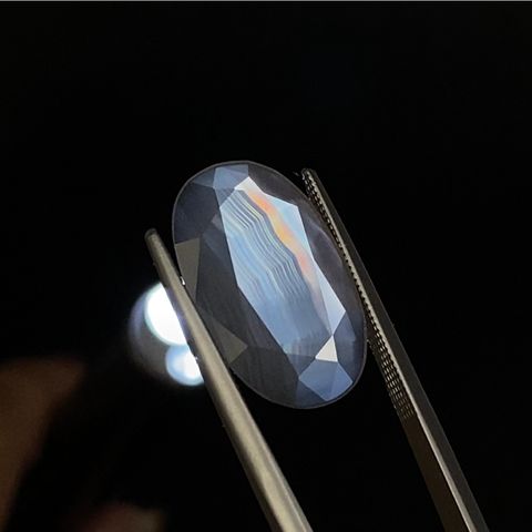 アイリスカルセドニー ブラジル・ミナスジェライス州産 5.58ct[240527814]19.4x11.5mm前後