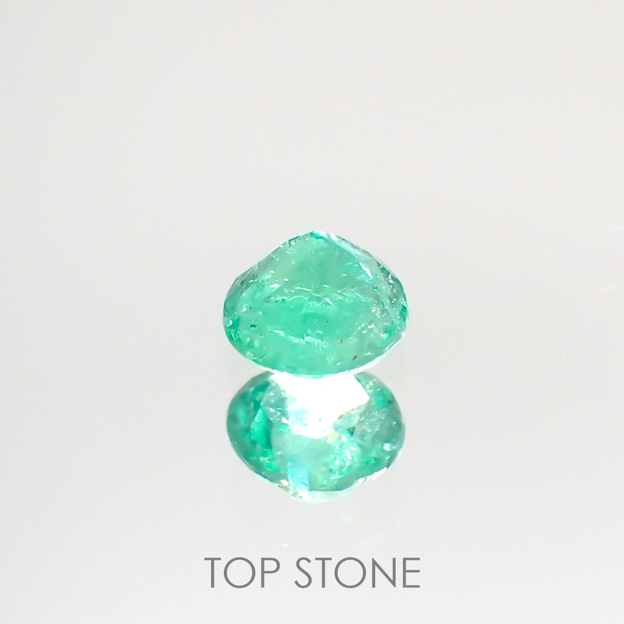 エメラルド(宝石名エメラルド) コロンビア産 0.20ct 識別済[210913161]3.7×3.7mm前後