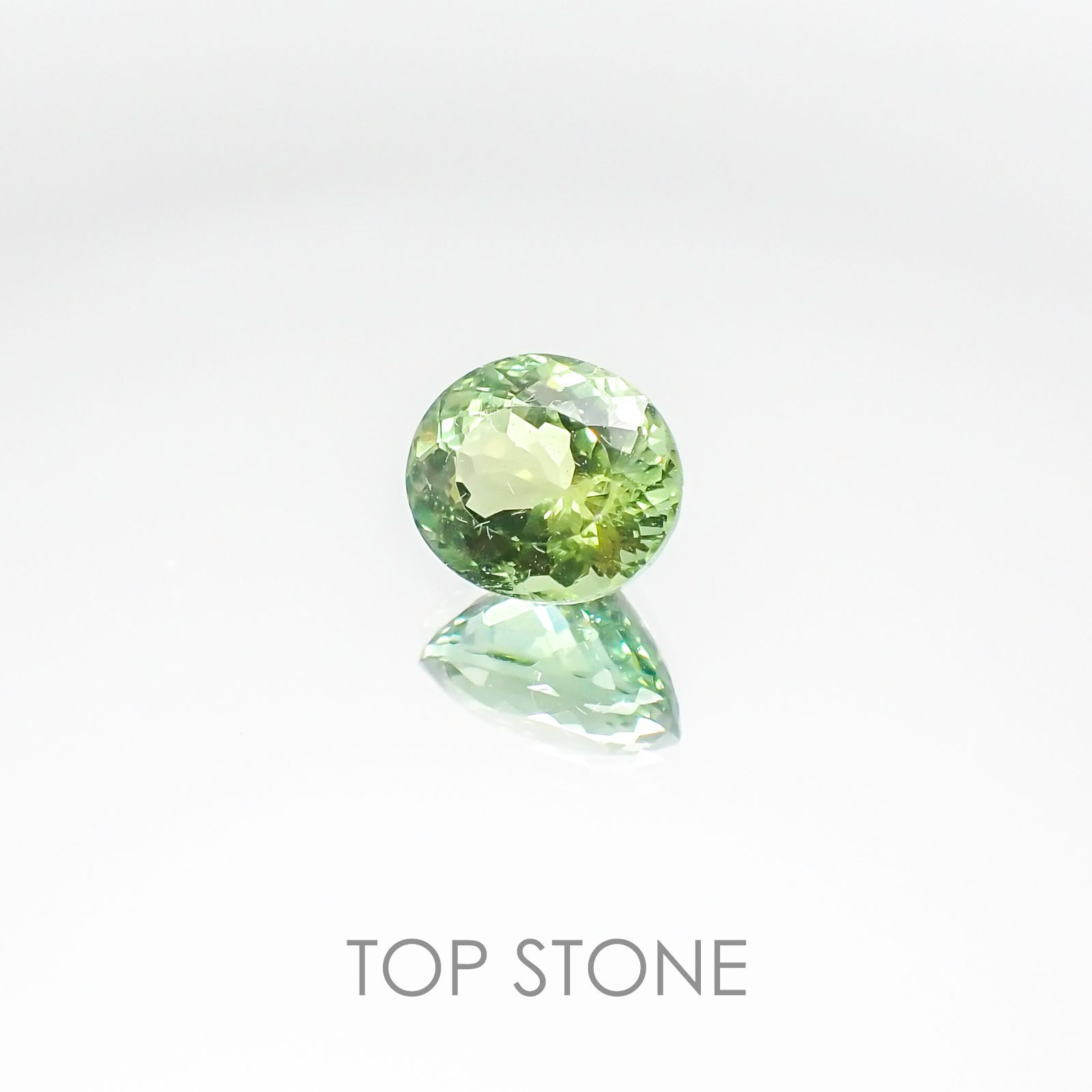 グリーンアパタイト(宝石名アパタイト) マダガスカル産 1.83ct 識別済[20106877]7.8×6.5mm前後