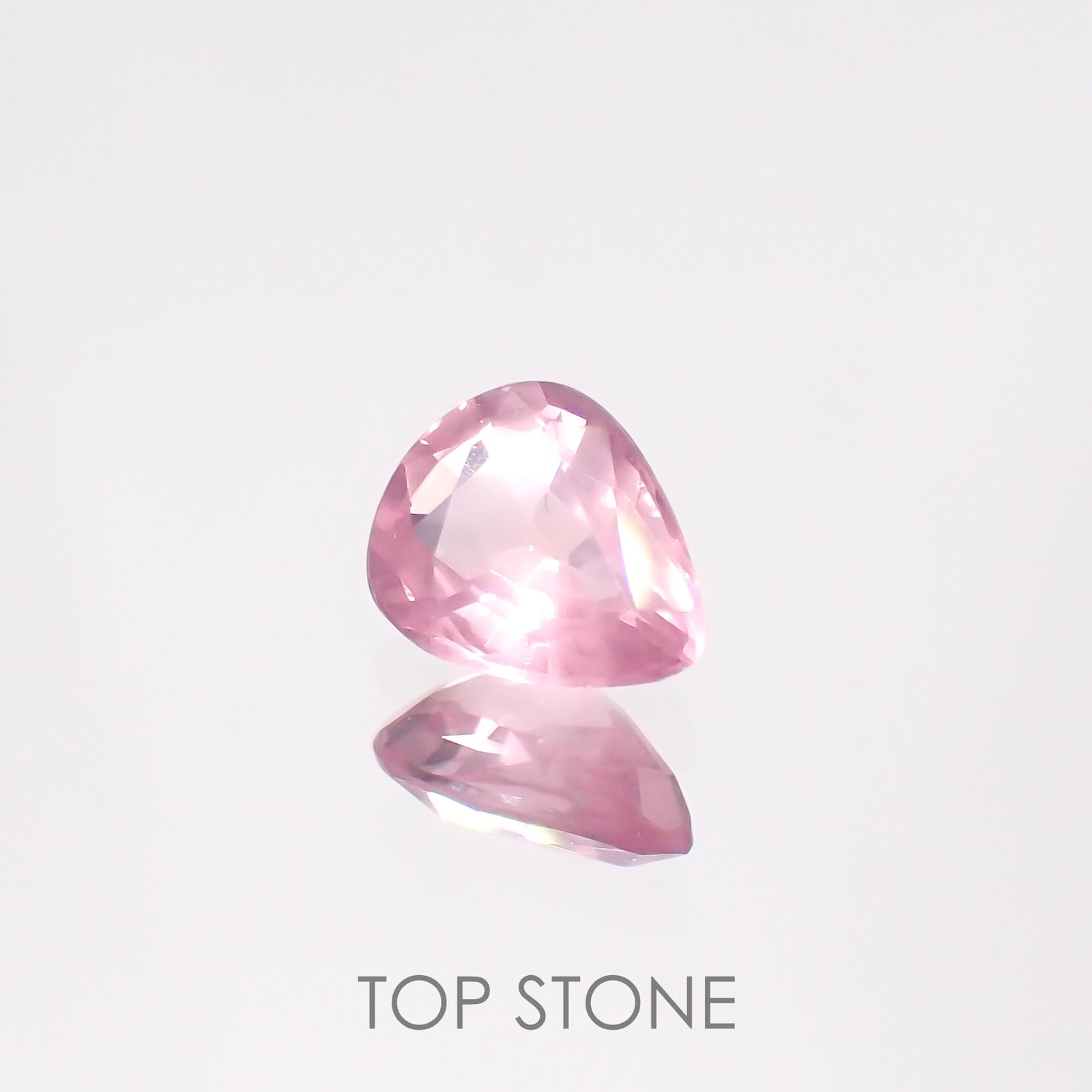 シルキーピンクスピネル(宝石名ピンク・スピネル) タンザニア産 0.60ct 識別済[210912904]6.2×4.9mm前後