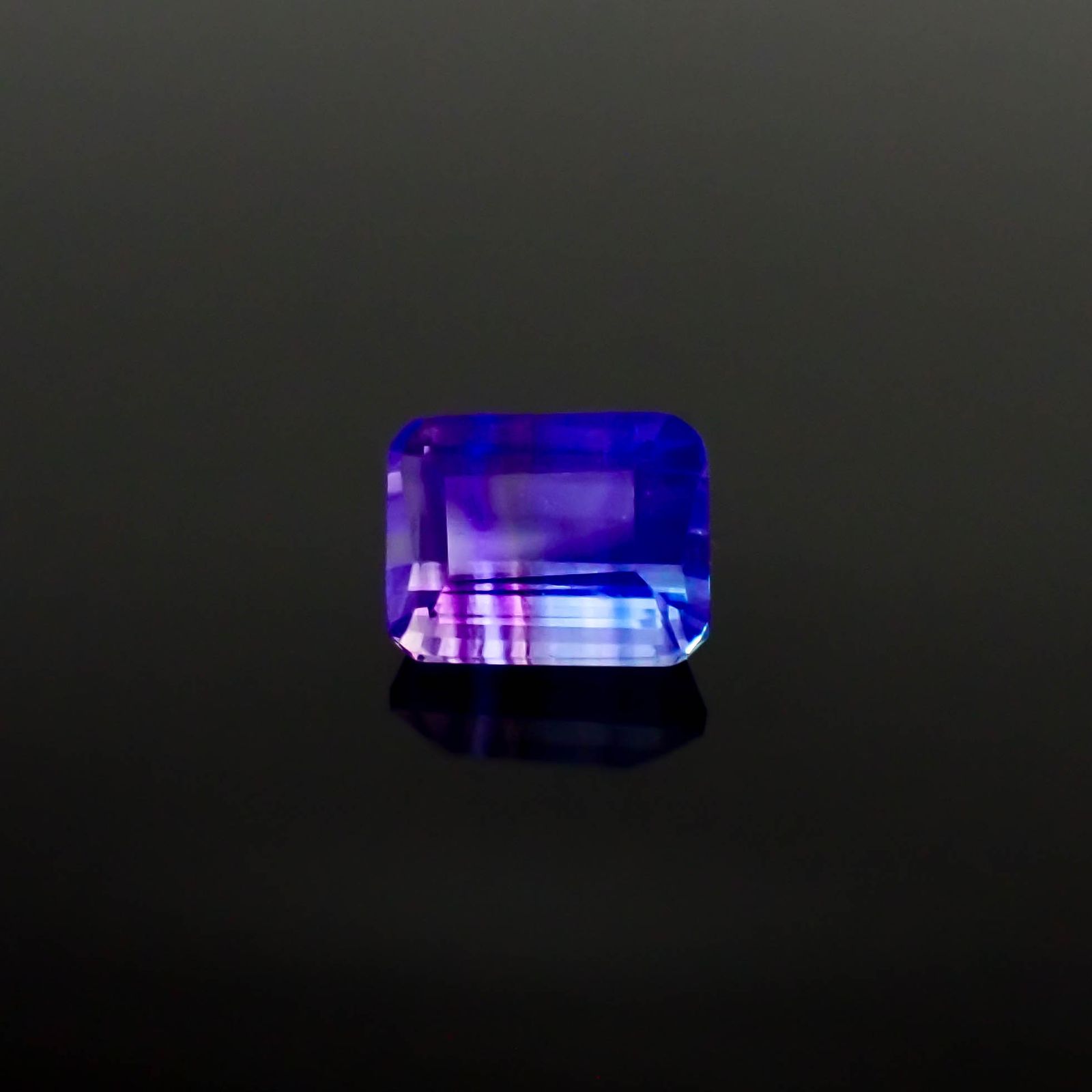 パーティカラーフローライト フルオレッセンス ブラジル産 3.09ct[240828645]8.9x7mm前後