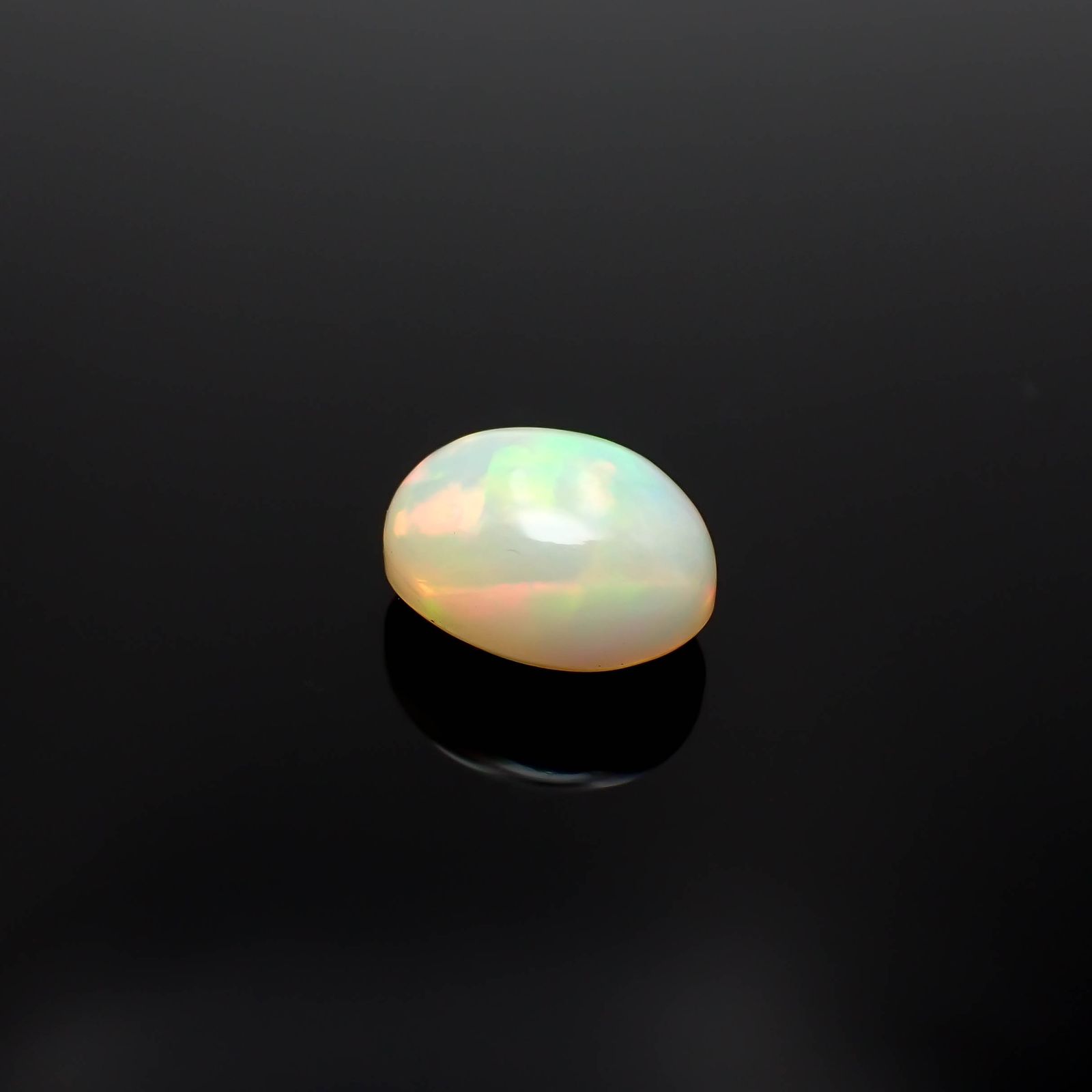 エチオピアオパール(宝石名オパール)エチオピア産 2.947ct ソ付(彩珠)[231224639]11.1x9mm前後