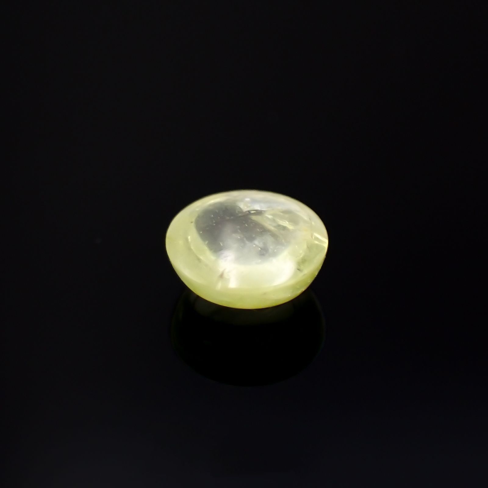 クリソベリルキャッツアイ スリランカ産 0.29ct / 3.9x3.9mm前後 [260118251]