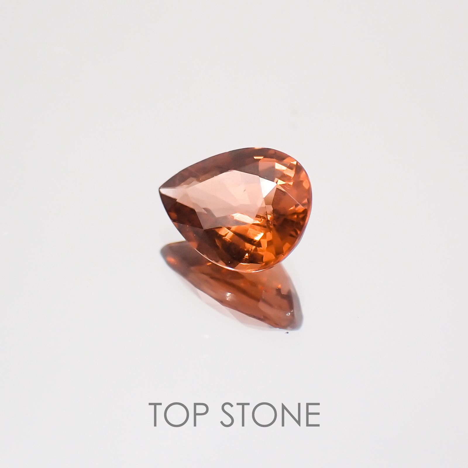 カラーチェンジマラヤガーネット(宝石名ガーネット) タンザニア産 1.15ct 識別済[21019639]7.8×5.9mm前後