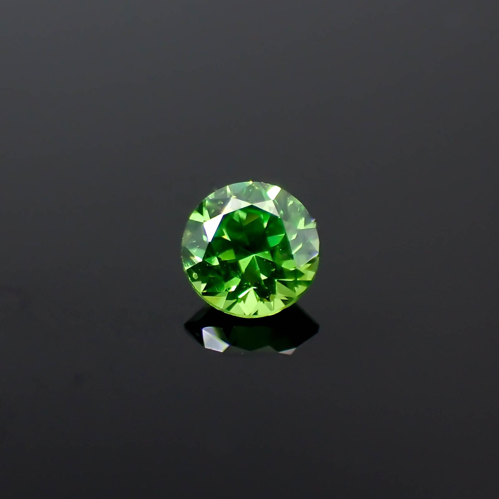 デマントイドガーネット ロシア産 0.26ct[231224558]3.8x3.8mm前後