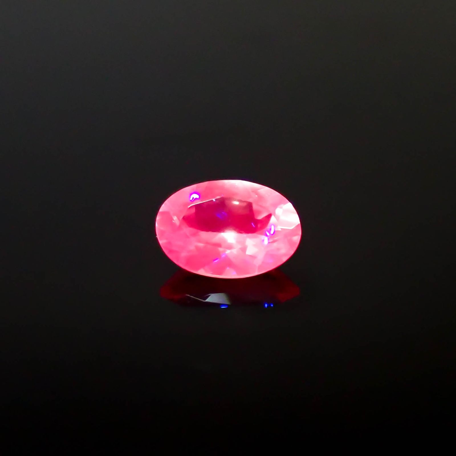 シルキーピンクスピネル タンザニア産 0.50ct [250530336]6x4.1mm前後