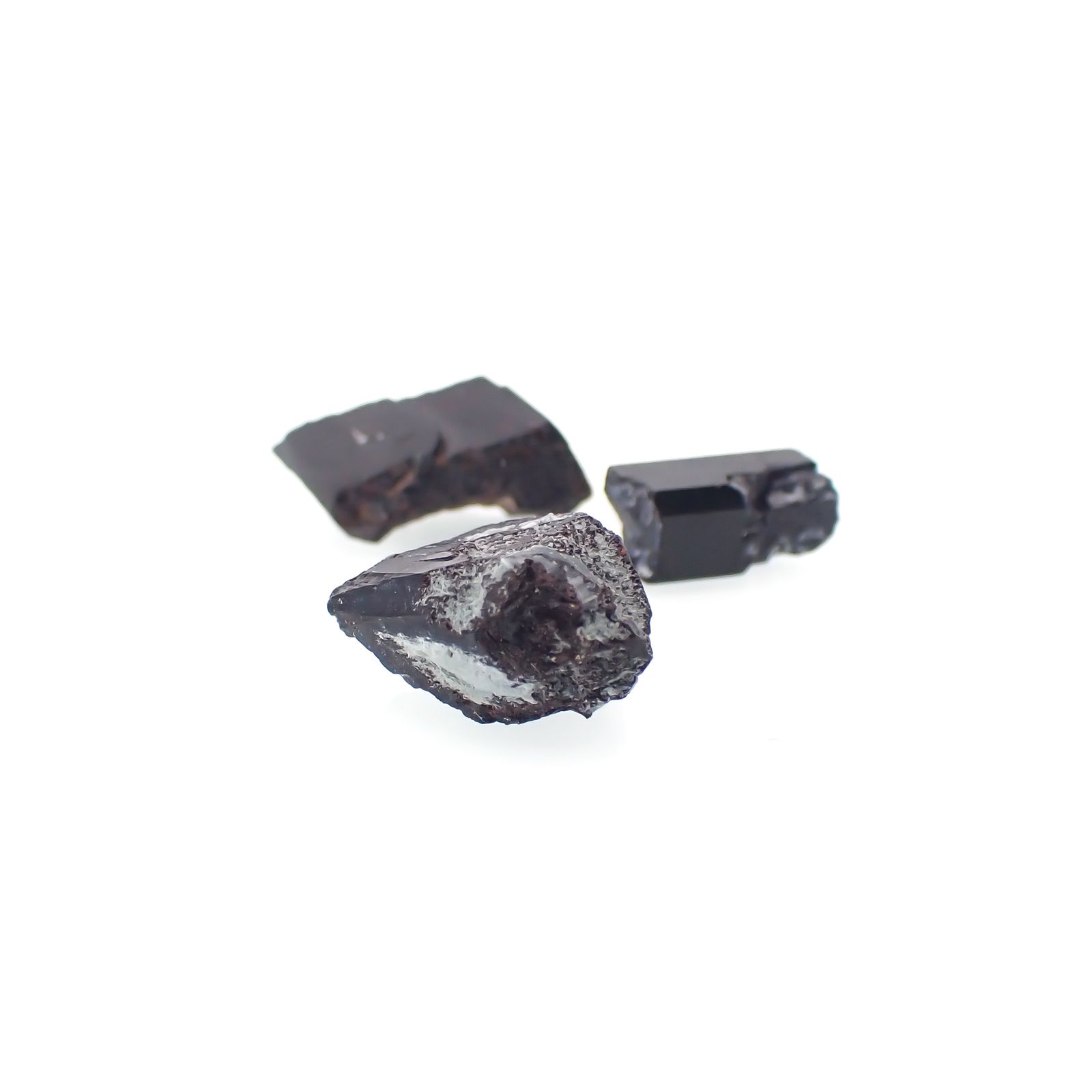 ネプチュナイト 原石 3個セット アメリカ・カリフォルニア州産 7.27ct(3pcs合計)[230622311]6.1-11.5x3.9-9.8mm前後
