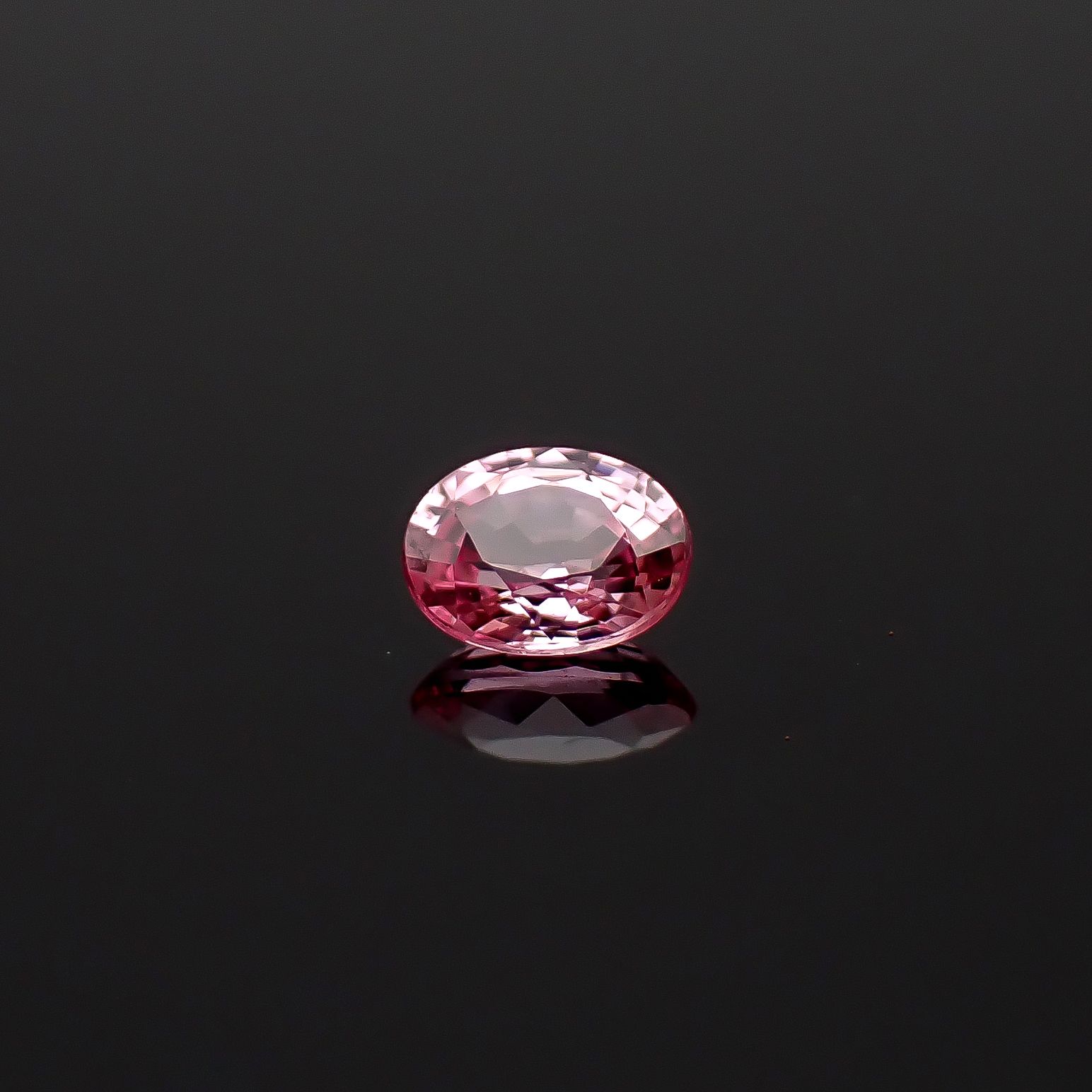 パパラチャサファイア(宝石名サファイア/別名パパラチャ・サファイア)スリランカ産 DGL鑑付 0.196ct / 3.87x2.98mm前後 [260632268]