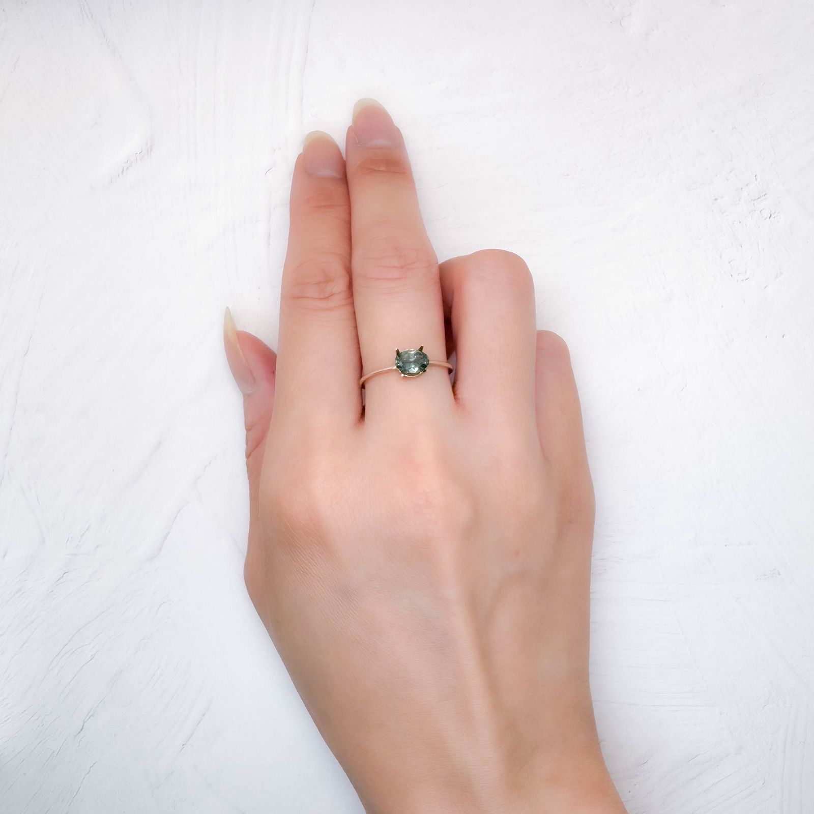 モンタナサファイア(宝石名サファイア) アメリカ・モンタナ州産 0.72ct 識別済[25129304]6.5×4.5mm前後