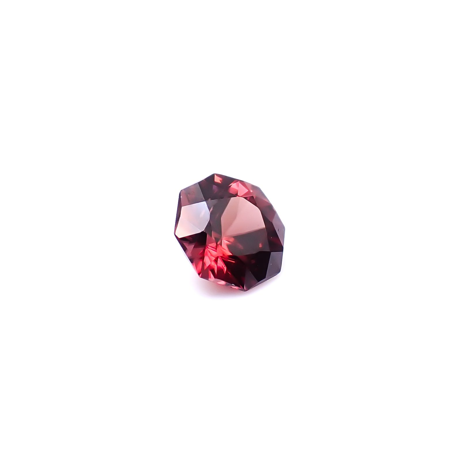 ◇オクタゴンカット◇レッドジルコン(宝石名ジルコン)スリランカ/カンボジア産 識別済 0.69ct / 5x4.9mm前後 [260732549]