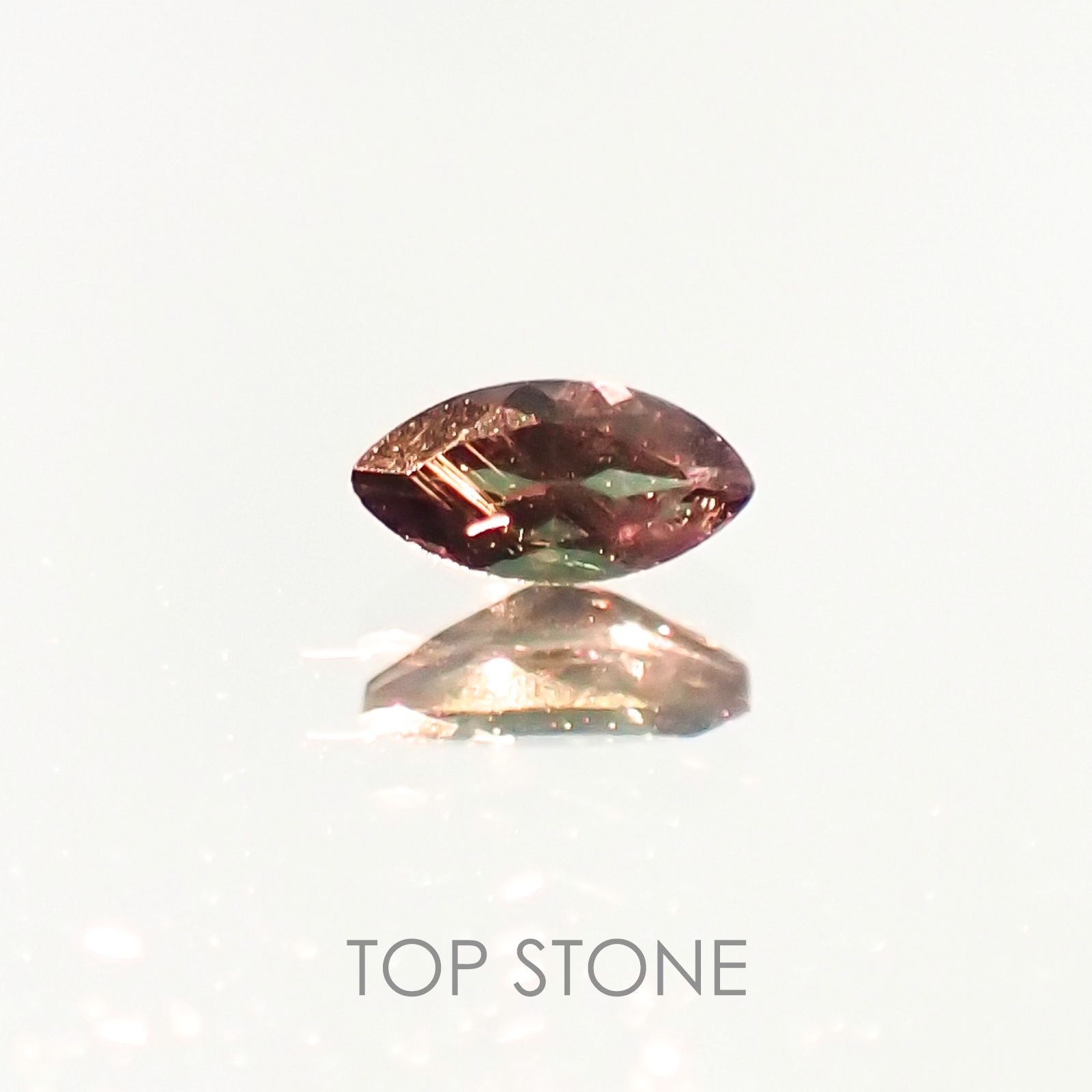カラーチェンジガーネット(アレキタイプ) マダガスカル・ベキリー産 ルース 0.124ct[20106594]4.2×2.2mm前後