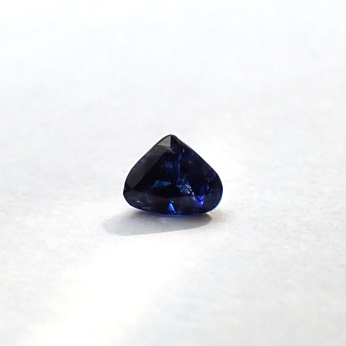 カシミールサファイア非加熱(宝石名サファイア)インド・カシミール地方産 GIA鑑付 0.47ct / 4.11x5.11mm前後 [260933202]