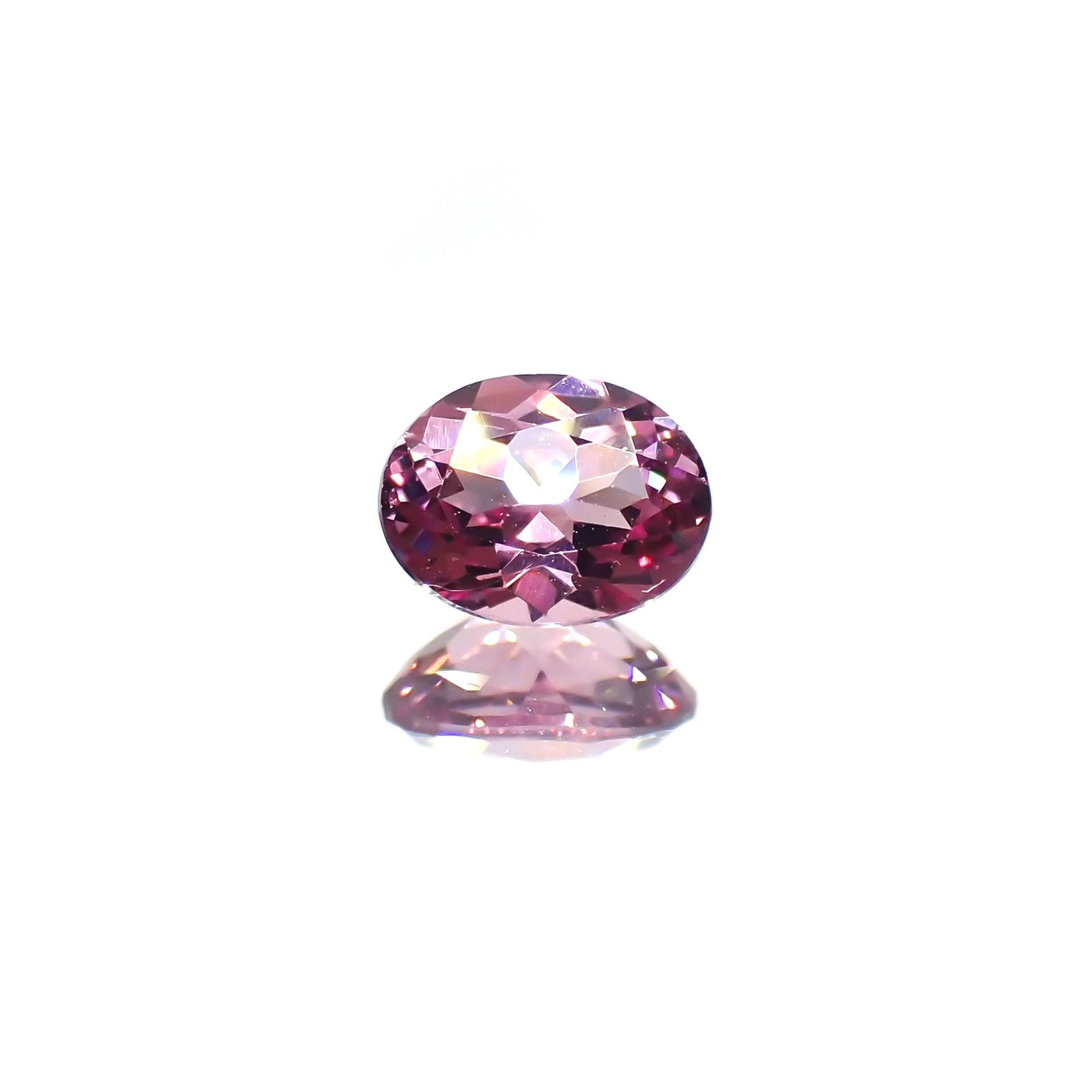カラーシフトマラヤガーネット(宝石名ガーネット)タンザニア産 0.90ct 識別済[220115016]6.4x4.9mm前後
