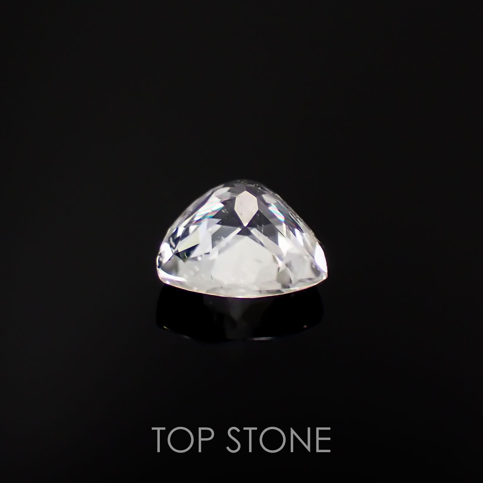フェナカイト(宝石名フェナカイト)マダガスカル/ブラジル産 0.96ct 識別済[221119131]6.4x6.7mm前後