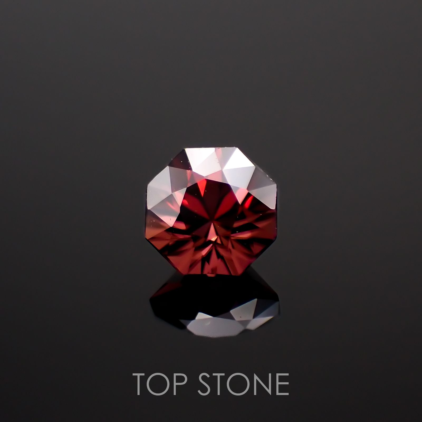 ◇オクタゴンカット◇レッドジルコン(宝石名ジルコン)スリランカ/カンボジア産 0.84ct 識別済[221219497]5x5mm前後