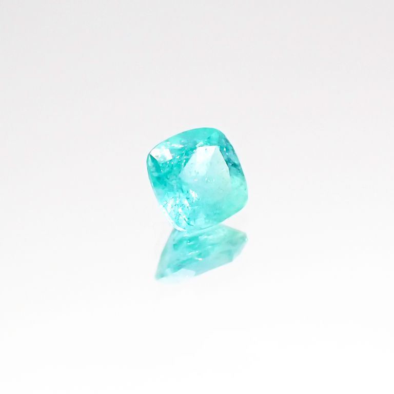 パライバトルマリン(宝石名トルマリン/別名パライバ・トルマリン) ブラジル産 0.256ct ソ付(宝貴協)[20106447]3.8×3.8mm前後