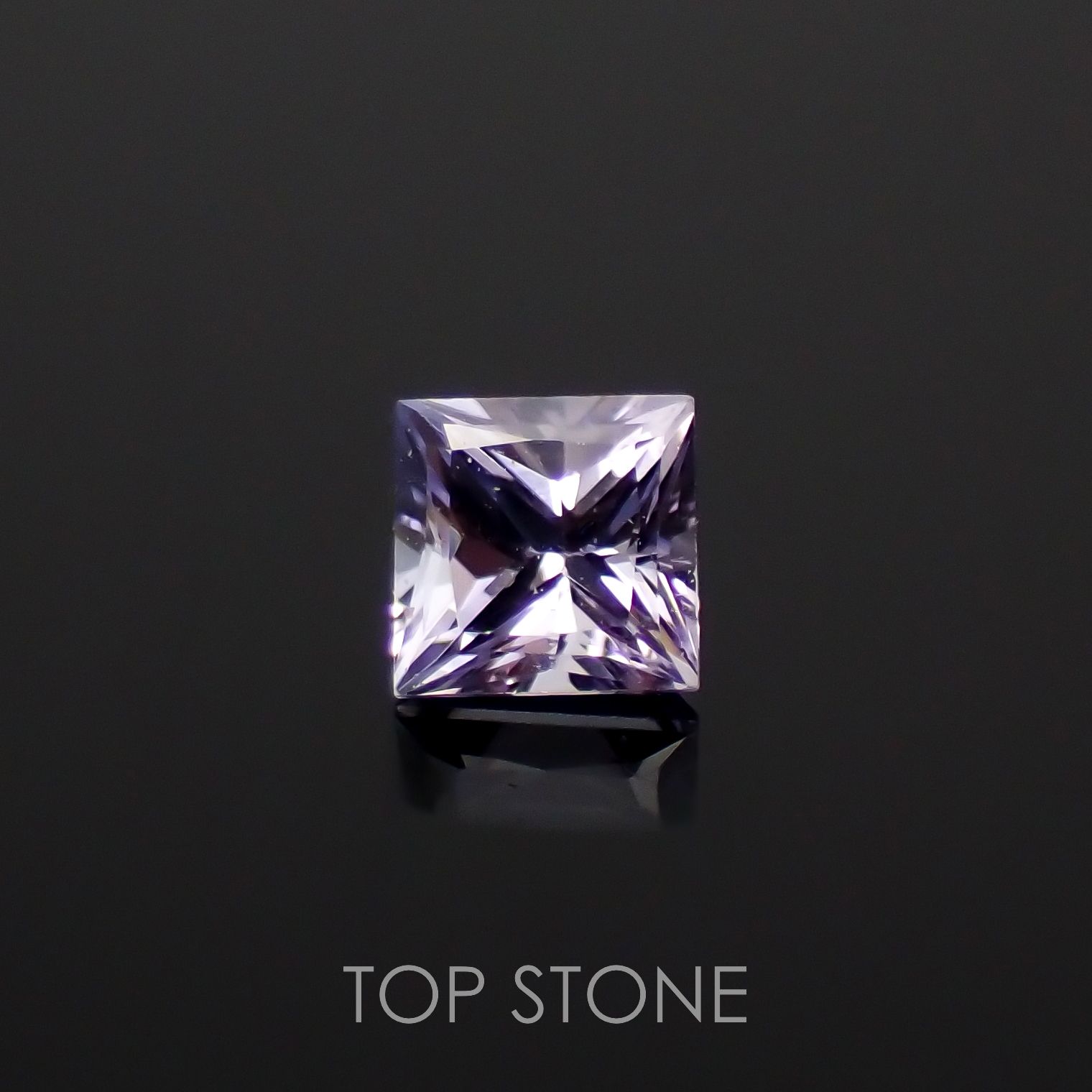 ◇プリンセスカット◇アイスラベンダーサファイア(宝石名サファイア)東アフリカ産 0.14ct 識別済[230120238]2.7x2.7mm前後