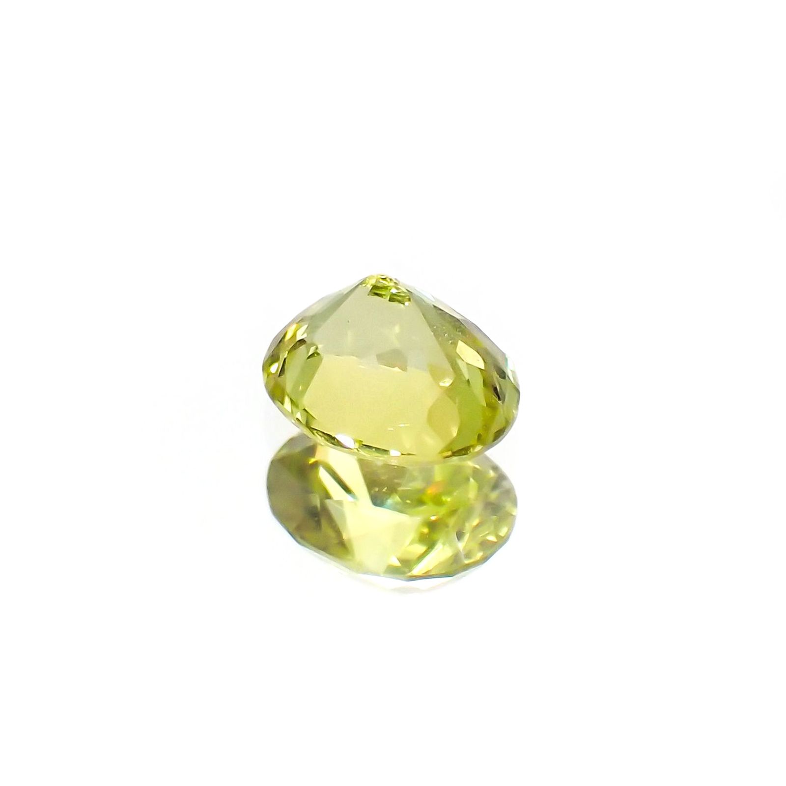 クリソベリル(宝石名クリソベリル)マダガスカル産 識別済 0.58ct / 5.4x4.6mm前後 [220114495]