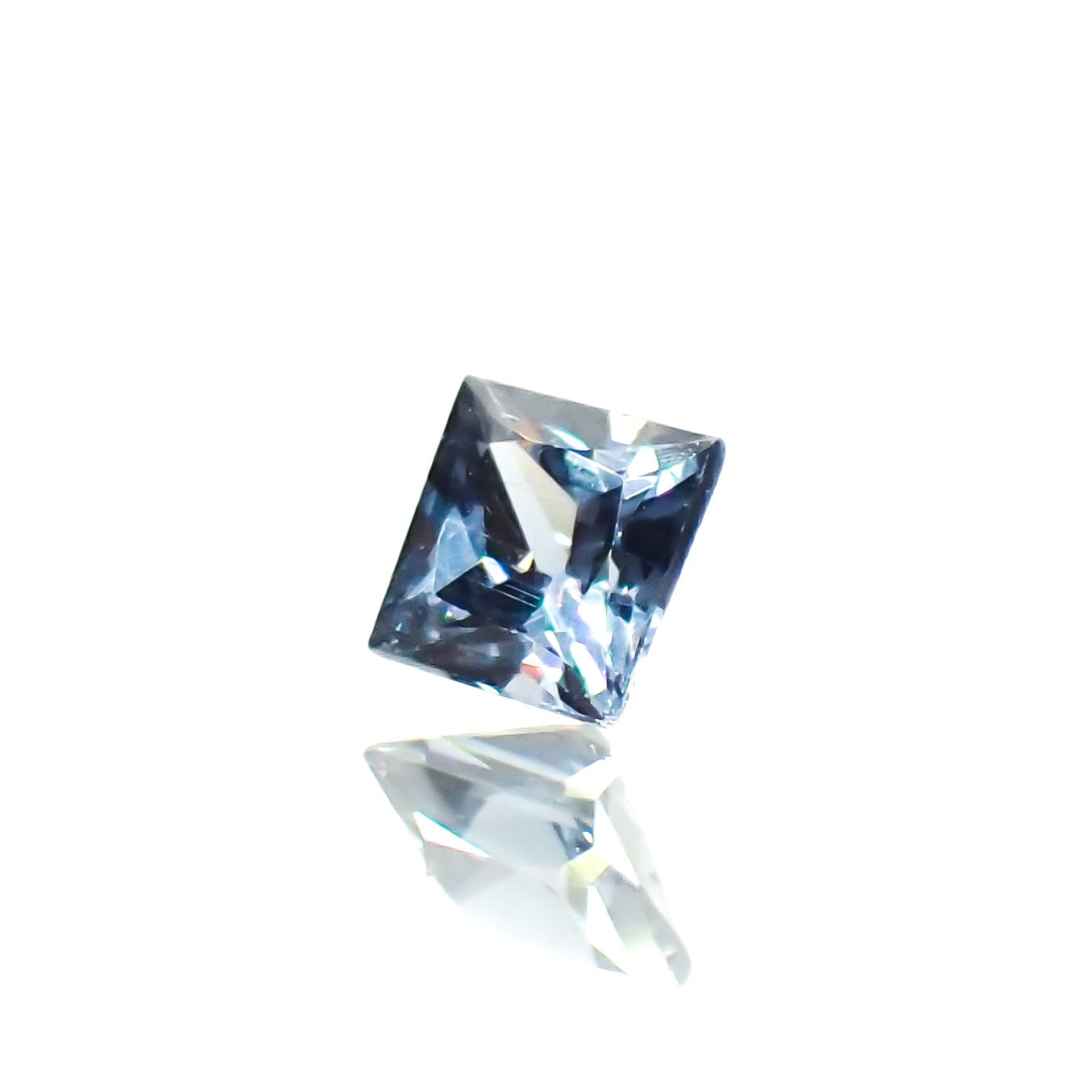 ◇プリンセスカット◇カラーチェンジガーネット アレキタイプ マダガスカル・ベキリー産 0.098ct[230522185]2.4x2.4mm前後