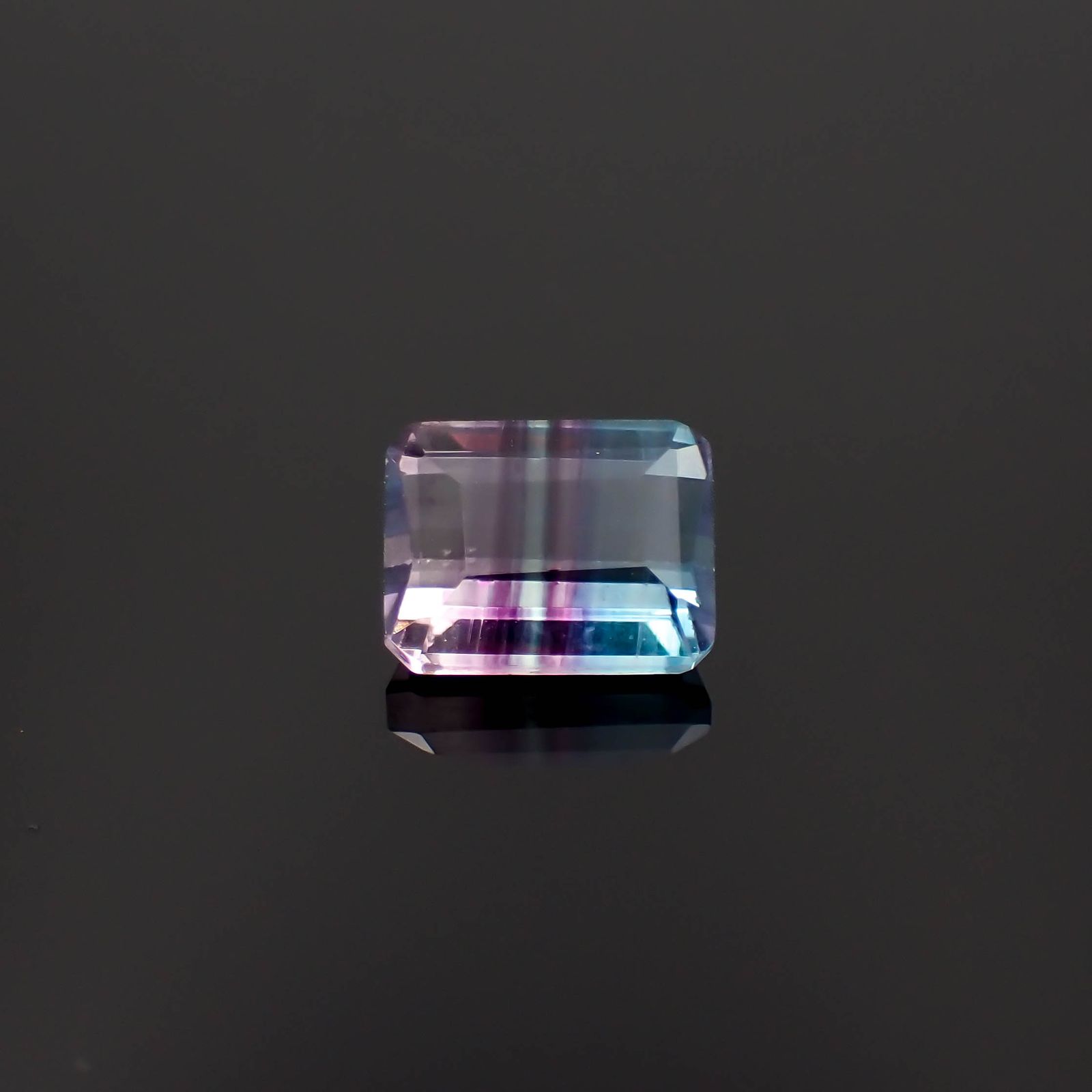 パーティカラーフローライト ブラジル産 2.94ct[230421755]8.8x6.9mm前後