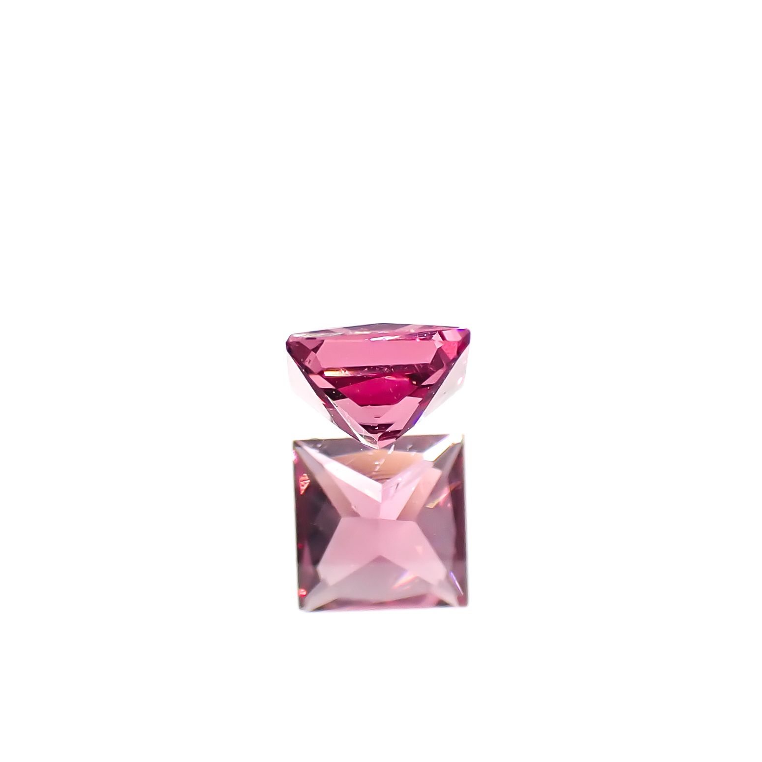◇プリンセスカット◇ホットピンクスピネル(宝石名ピンク・スピネル)タンザニア産 0.15ct 識別済[220817536]3x3mm前後