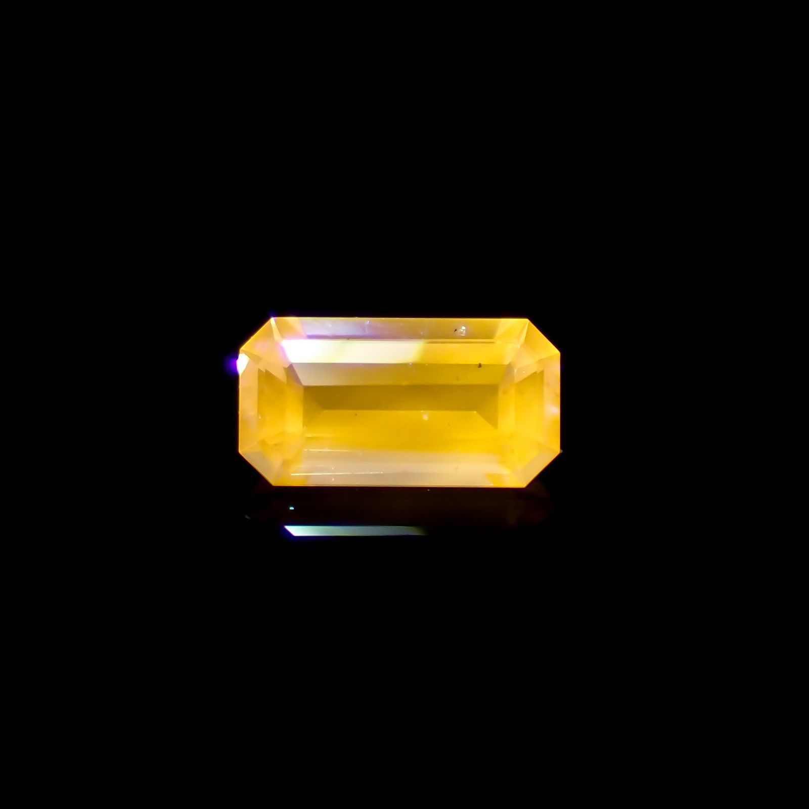 マリアライト フルオレッセンス(宝石名パープル・スキャポライト)スリランカ産 0.23ct 識別済[231024029]5.6x2.8mm前後